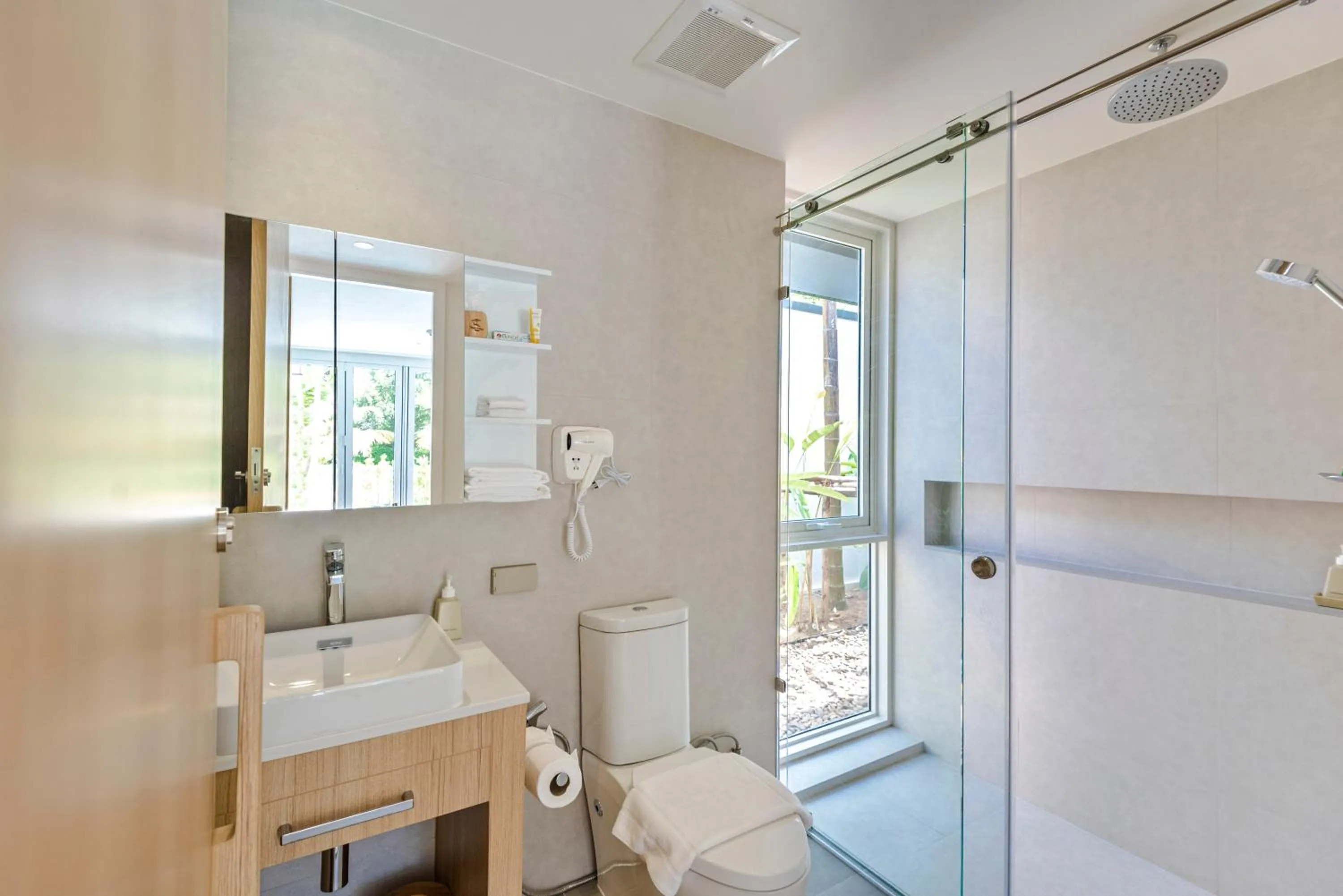Shower in Twin Lotus Resort and Spa - SHA Plus - Adult Only "November - April"