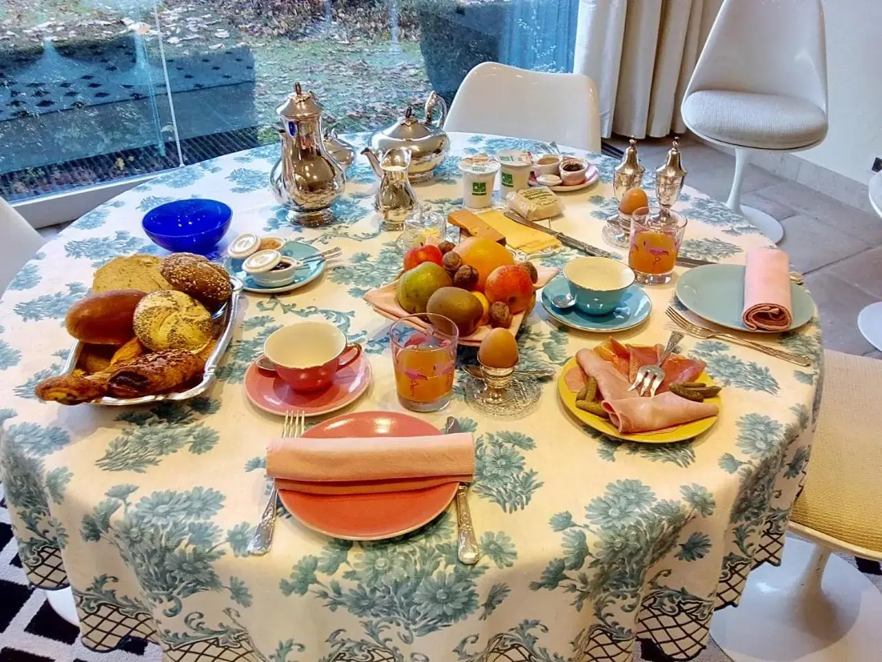 Suite with Pool View in La Pastorale Brussels Expo Suite with Pool View in La Pastorale Brussels Expo