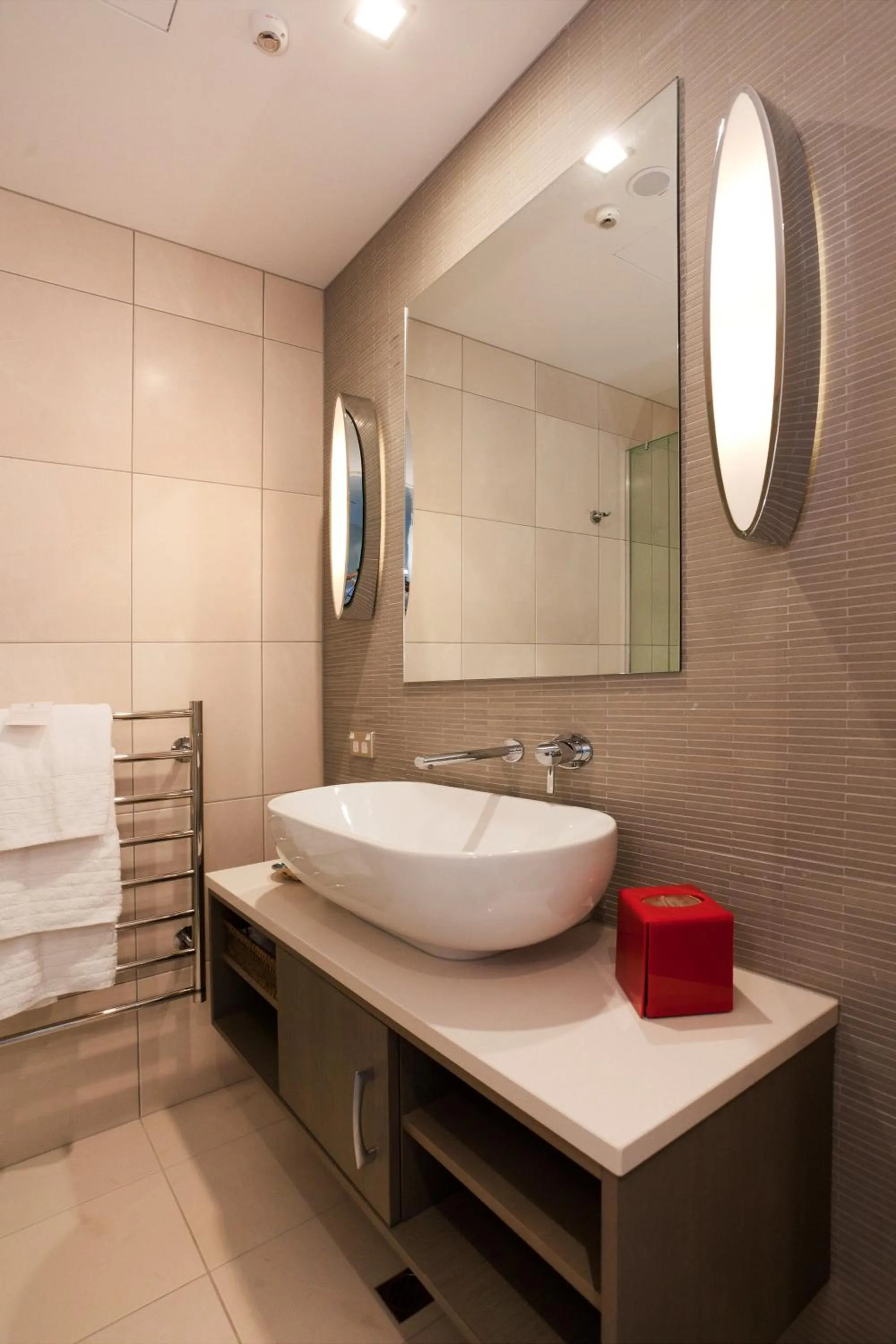 Bathroom in The Rees Hotel & Luxury Apartments