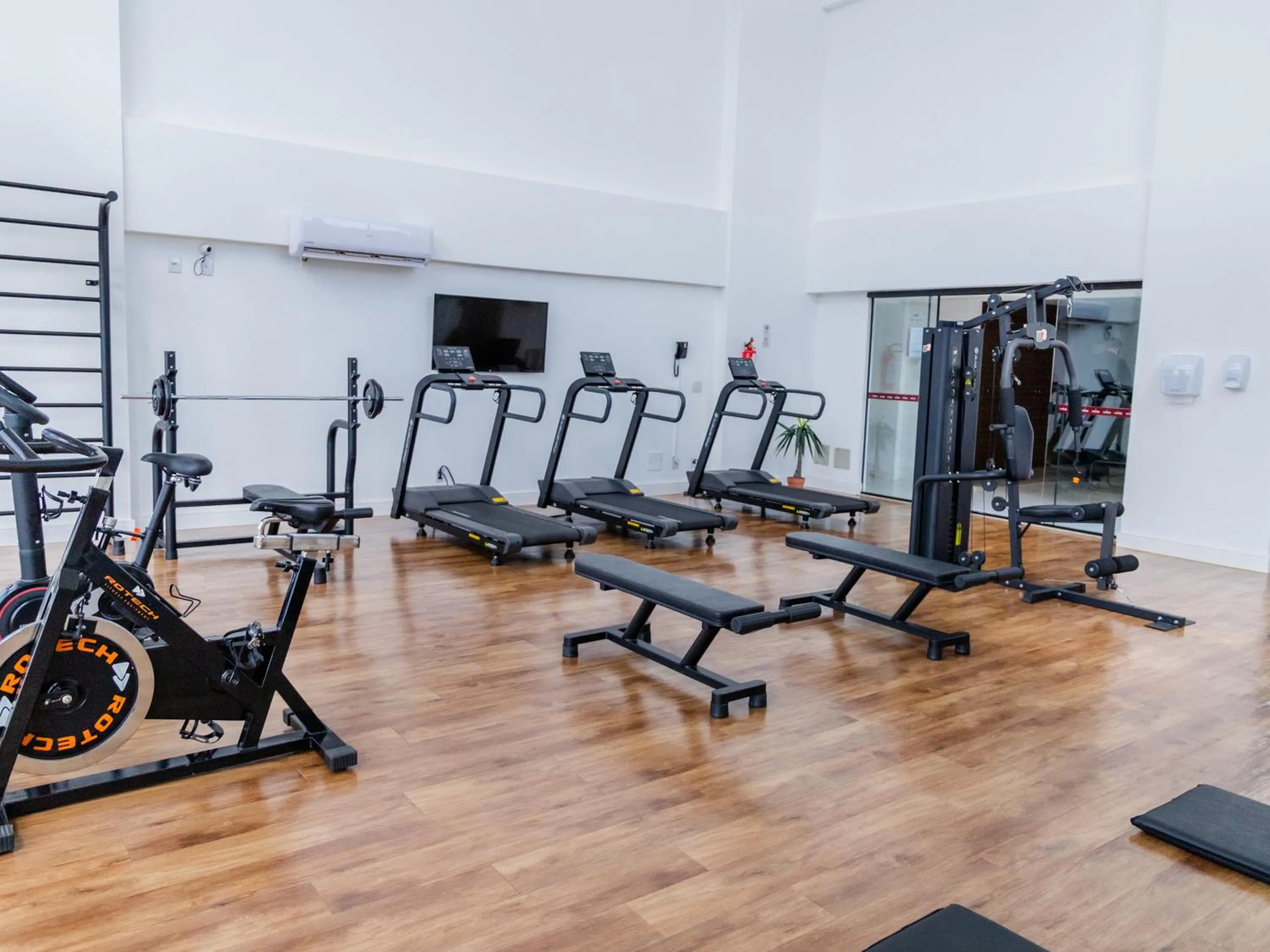 Fitness centre/facilities in Vivence Suítes Hotel Palmas