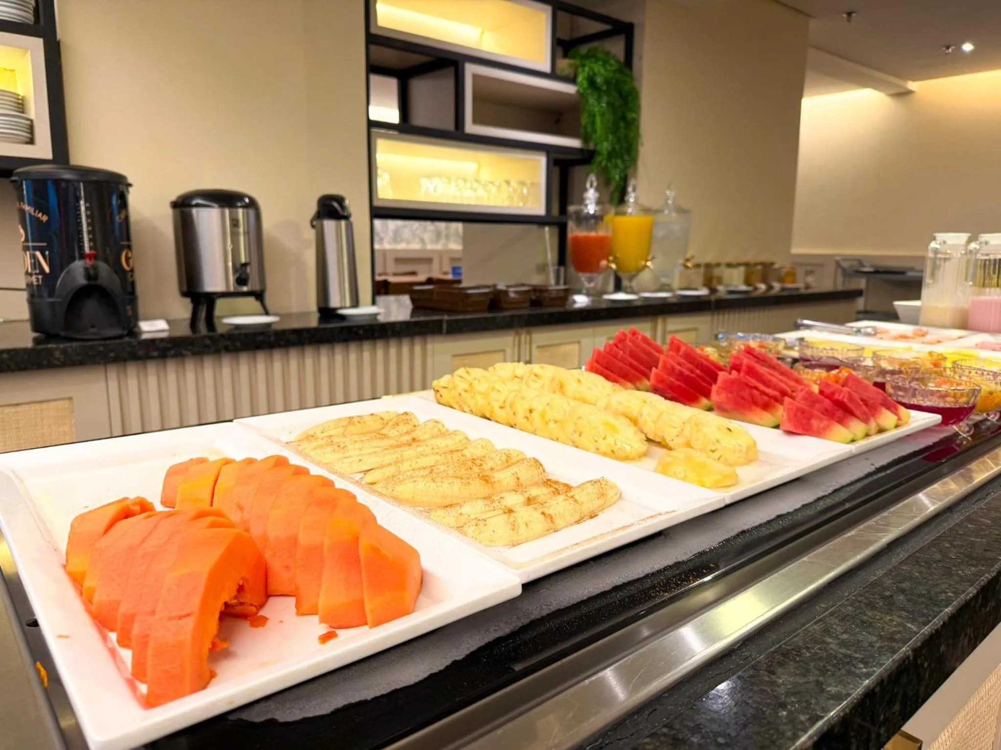 Breakfast in Vivence Suítes Hotel Palmas