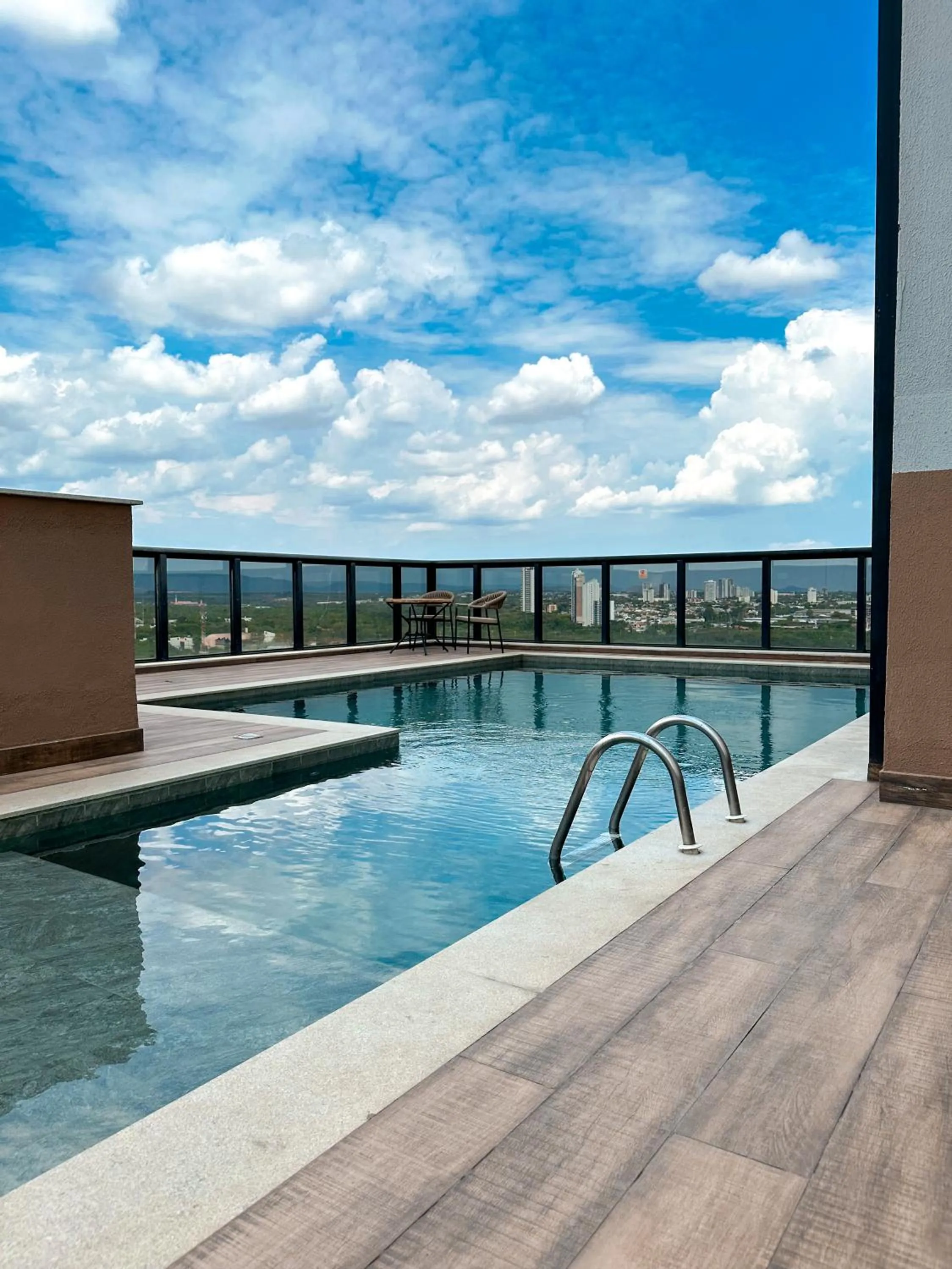 Pool view in Vivence Suítes Hotel Palmas