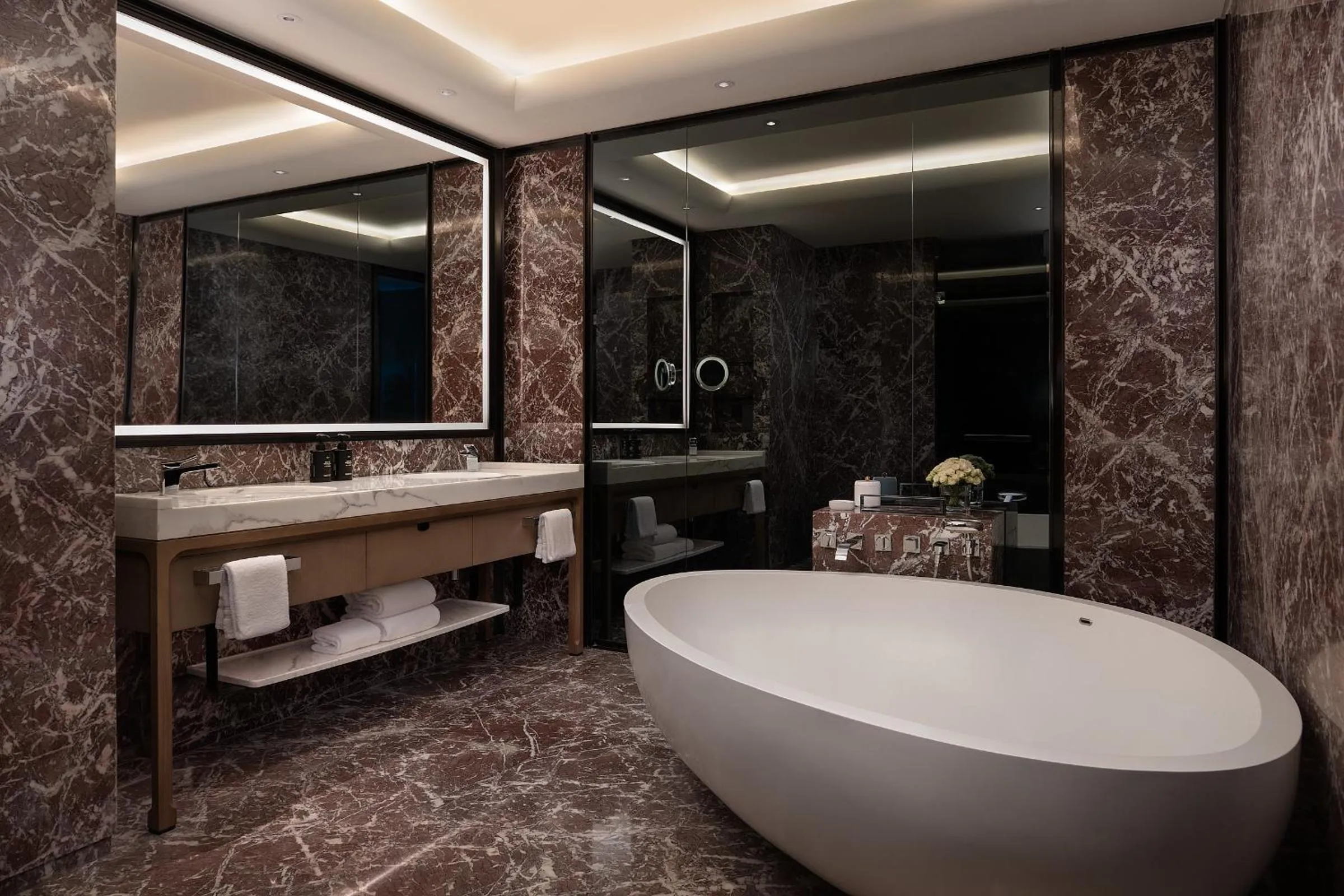Bathroom in Four Seasons Hotel Guangzhou