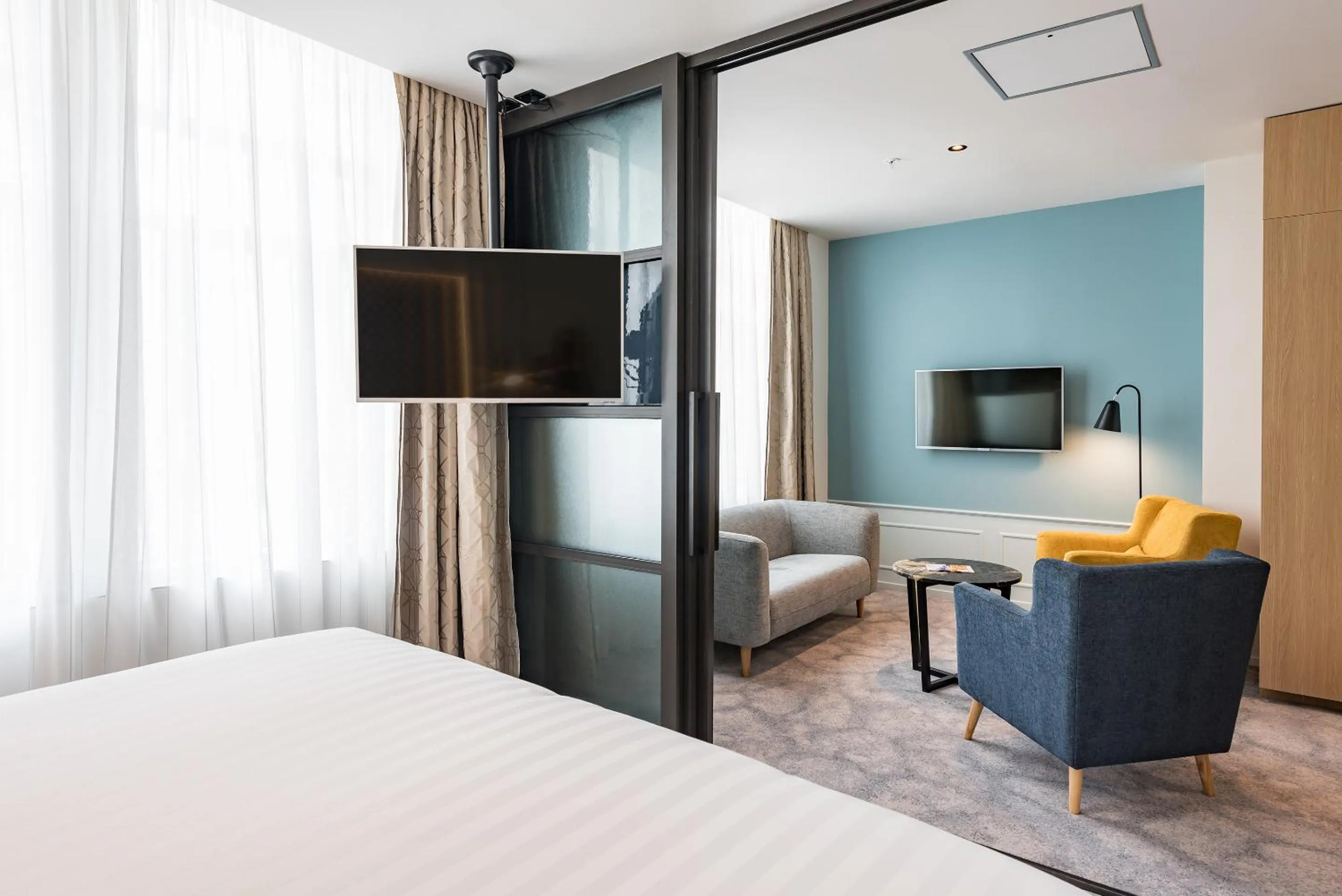 TV and multimedia, Bed in Legacy Airedale Hotel Auckland