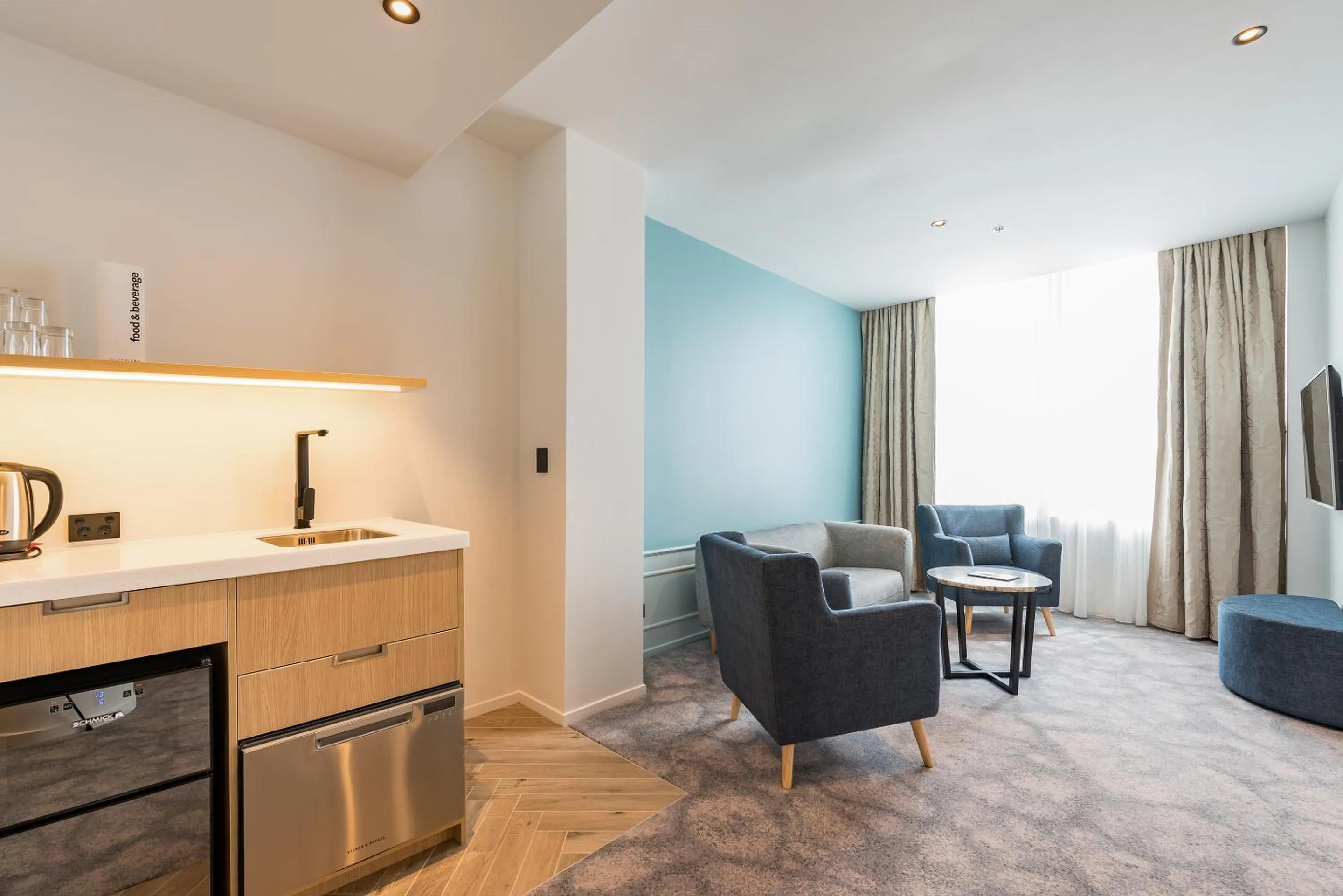 Coffee/tea facilities in Legacy Airedale Hotel Auckland