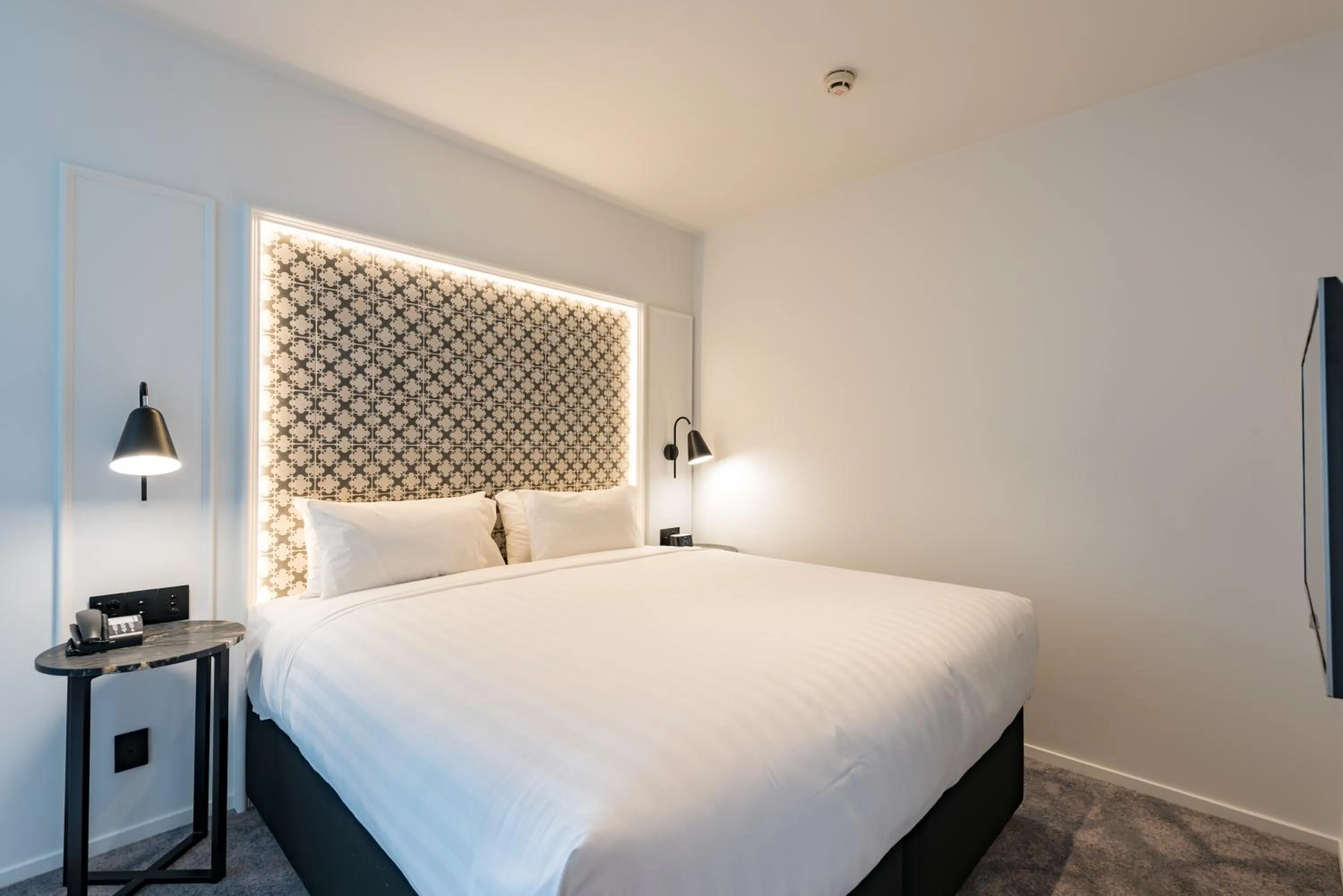 Bed in Legacy Airedale Hotel Auckland