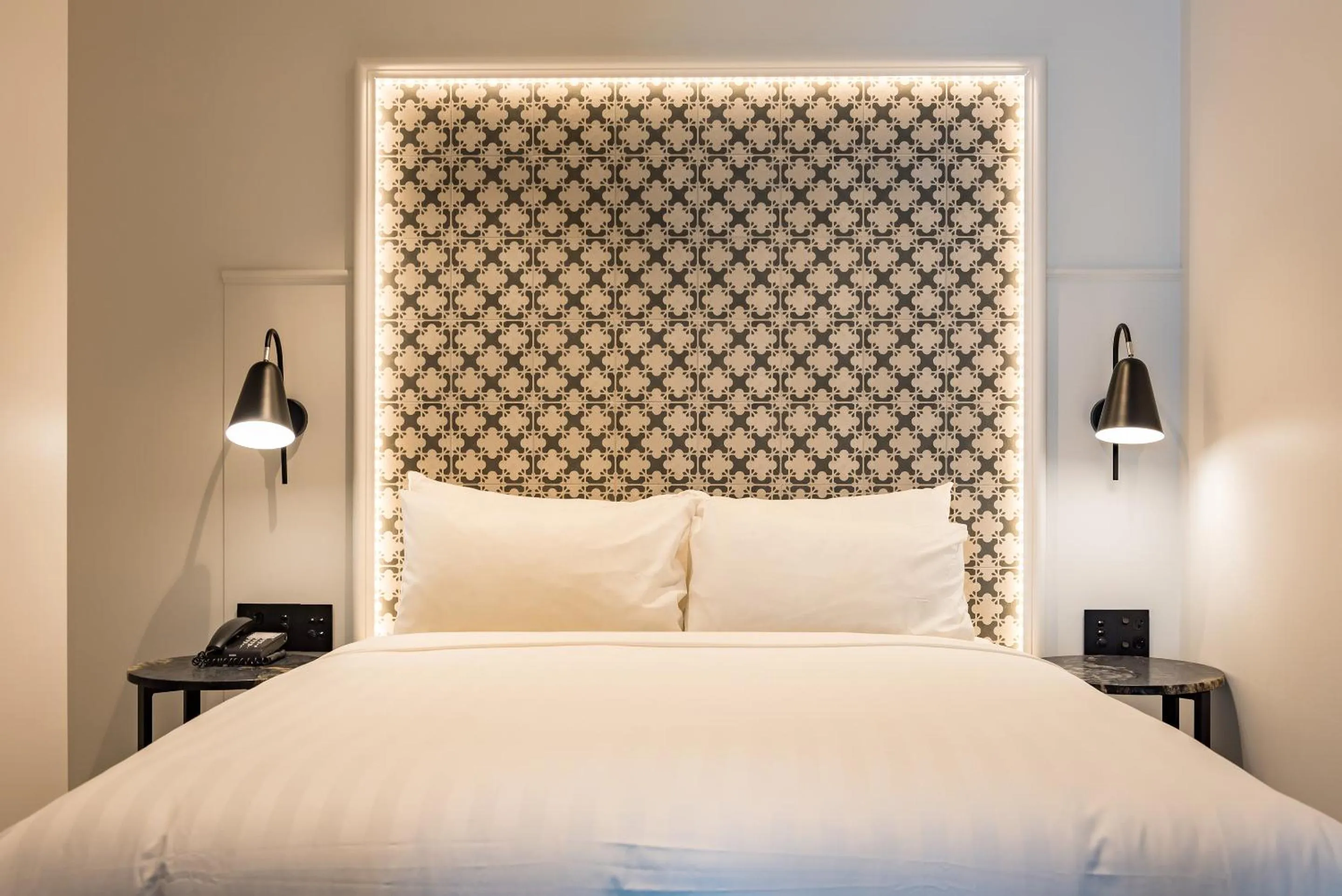 Bedroom, Bed in Legacy Airedale Hotel Auckland