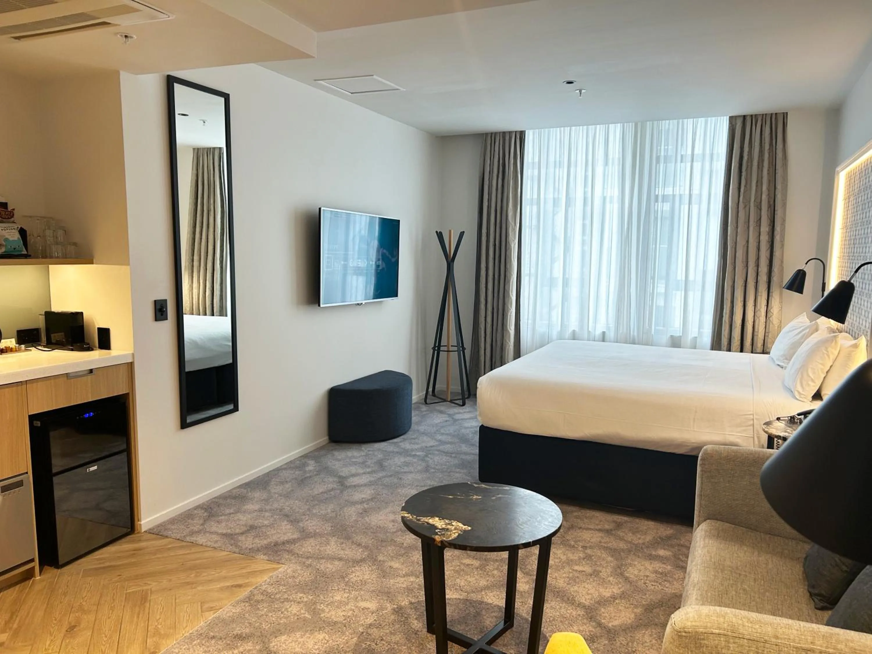 Photo of the whole room, Bed in Legacy Airedale Hotel Auckland