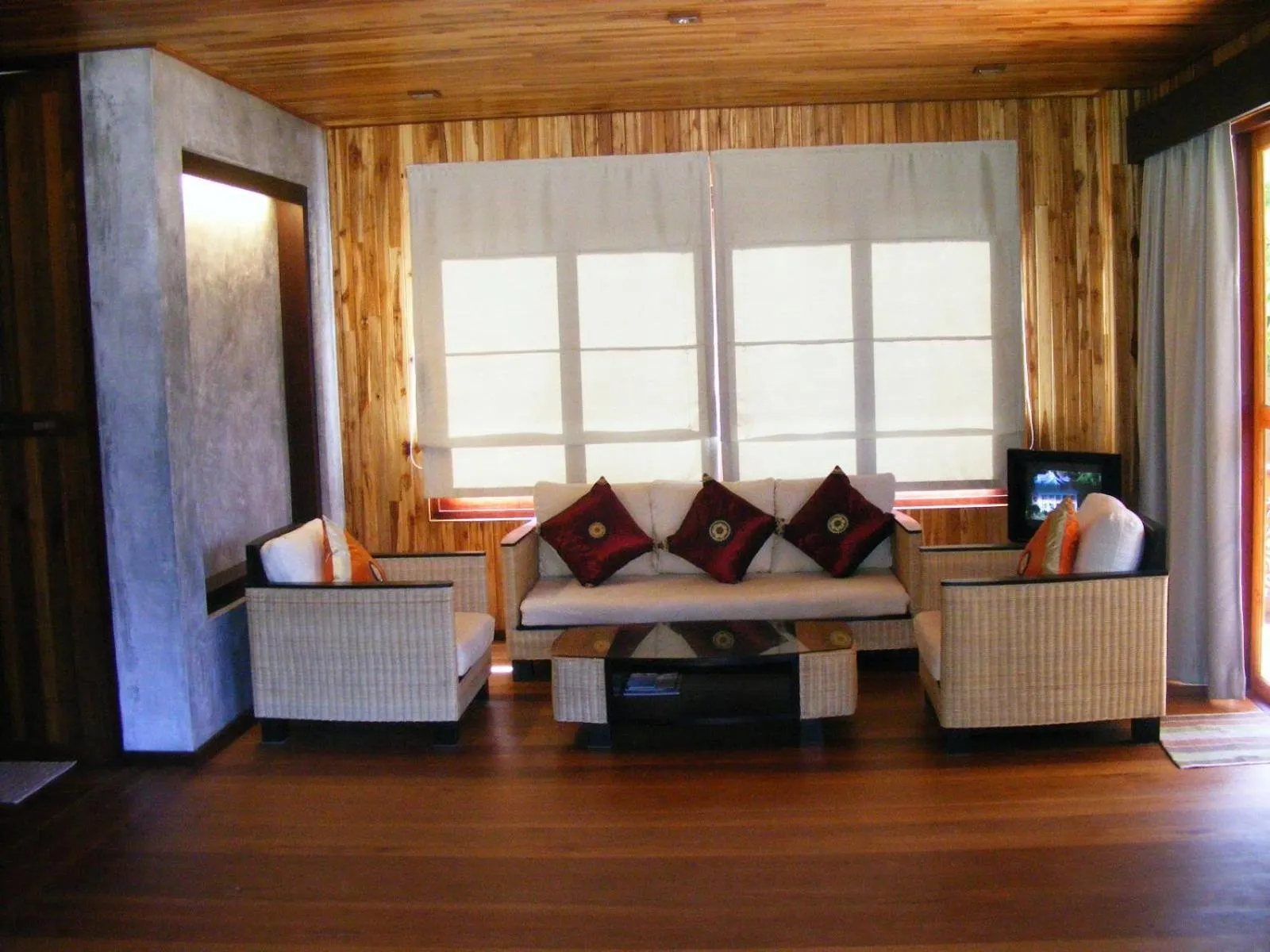 Living room in Baan Nana Villa