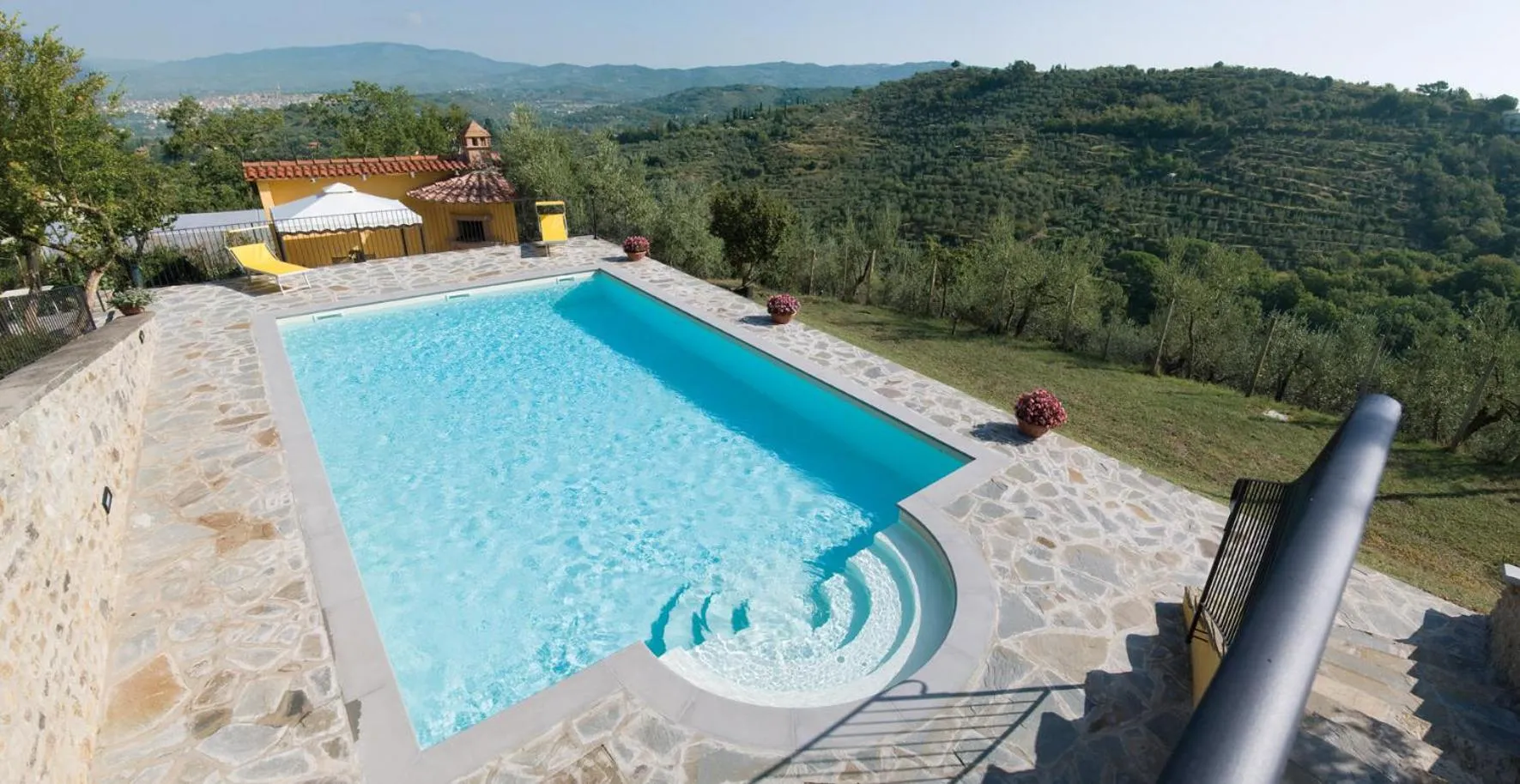 Swimming pool in Casa di Sasso