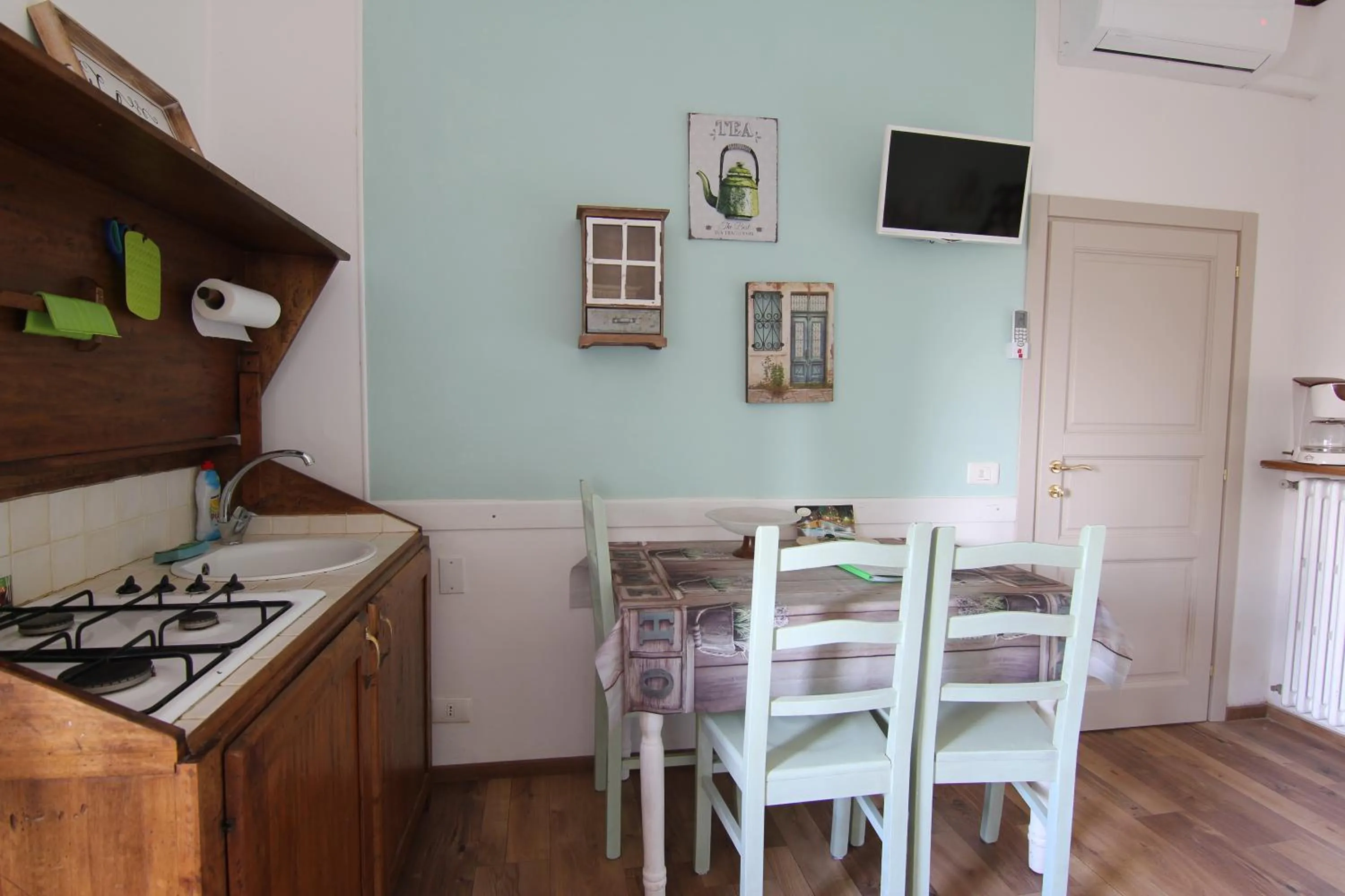 Kitchen or kitchenette in Casa di Sasso