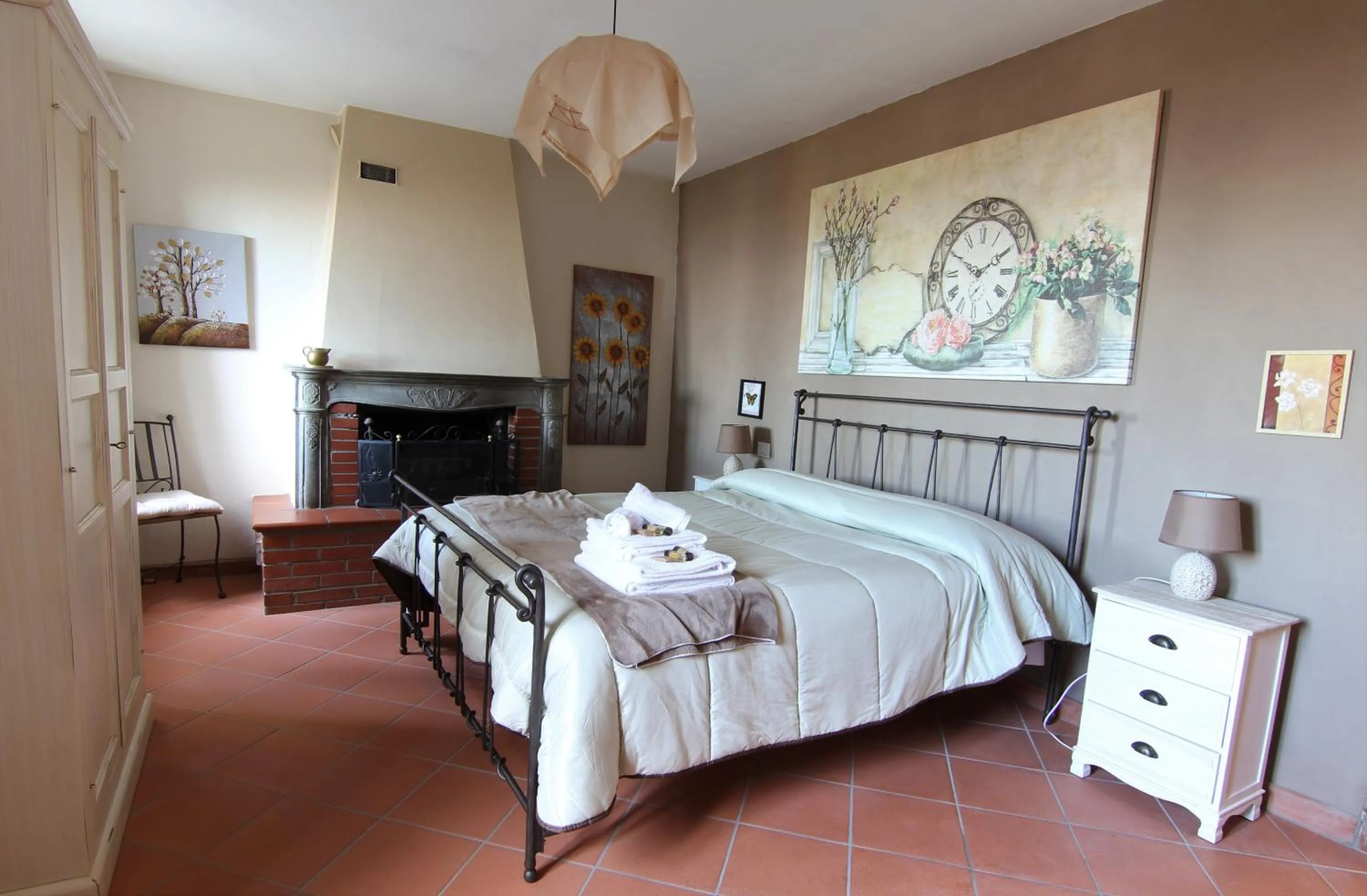Photo of the whole room, Bed in Casa di Sasso