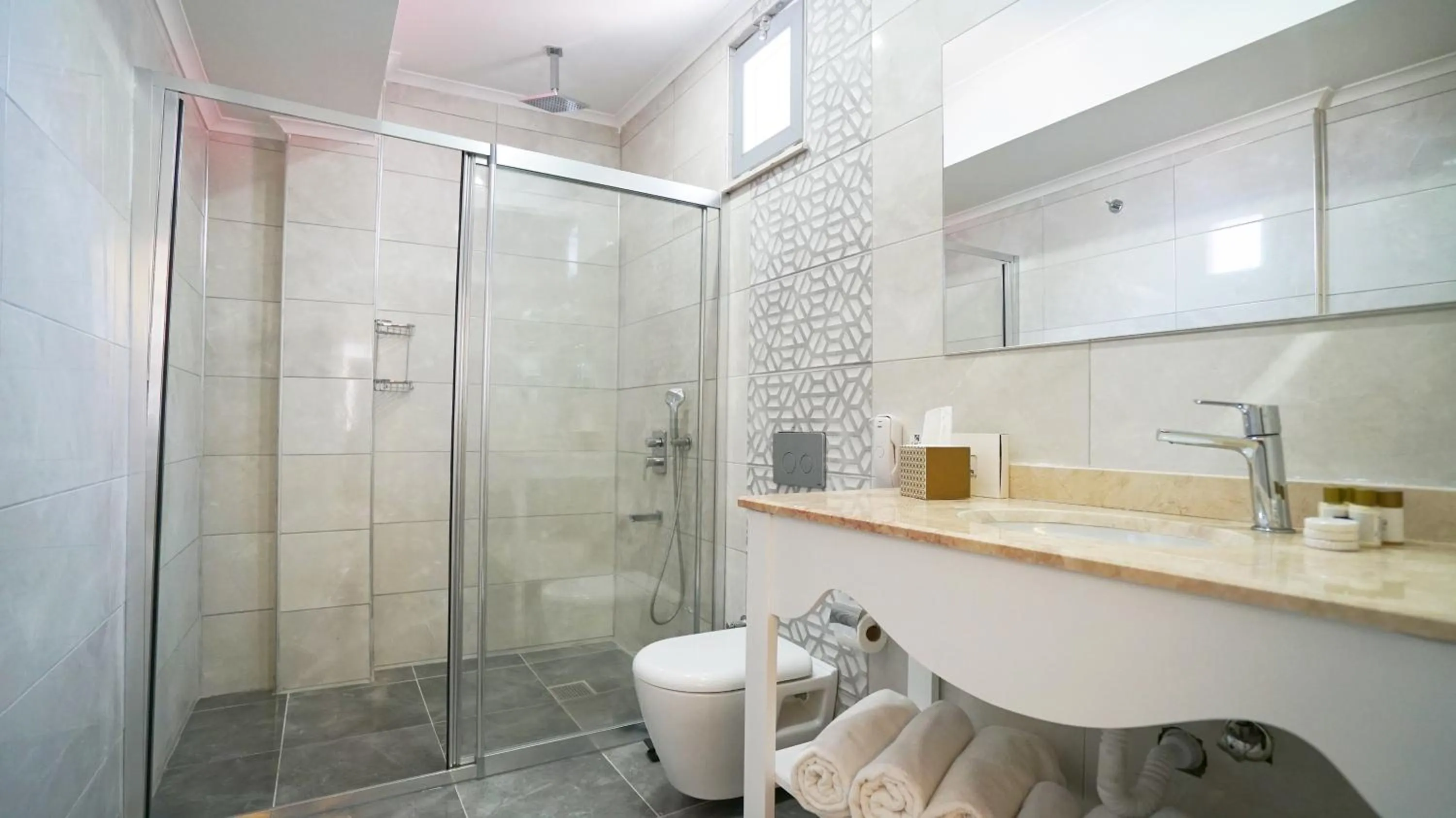 Shower in Selectum Family Comfort Side