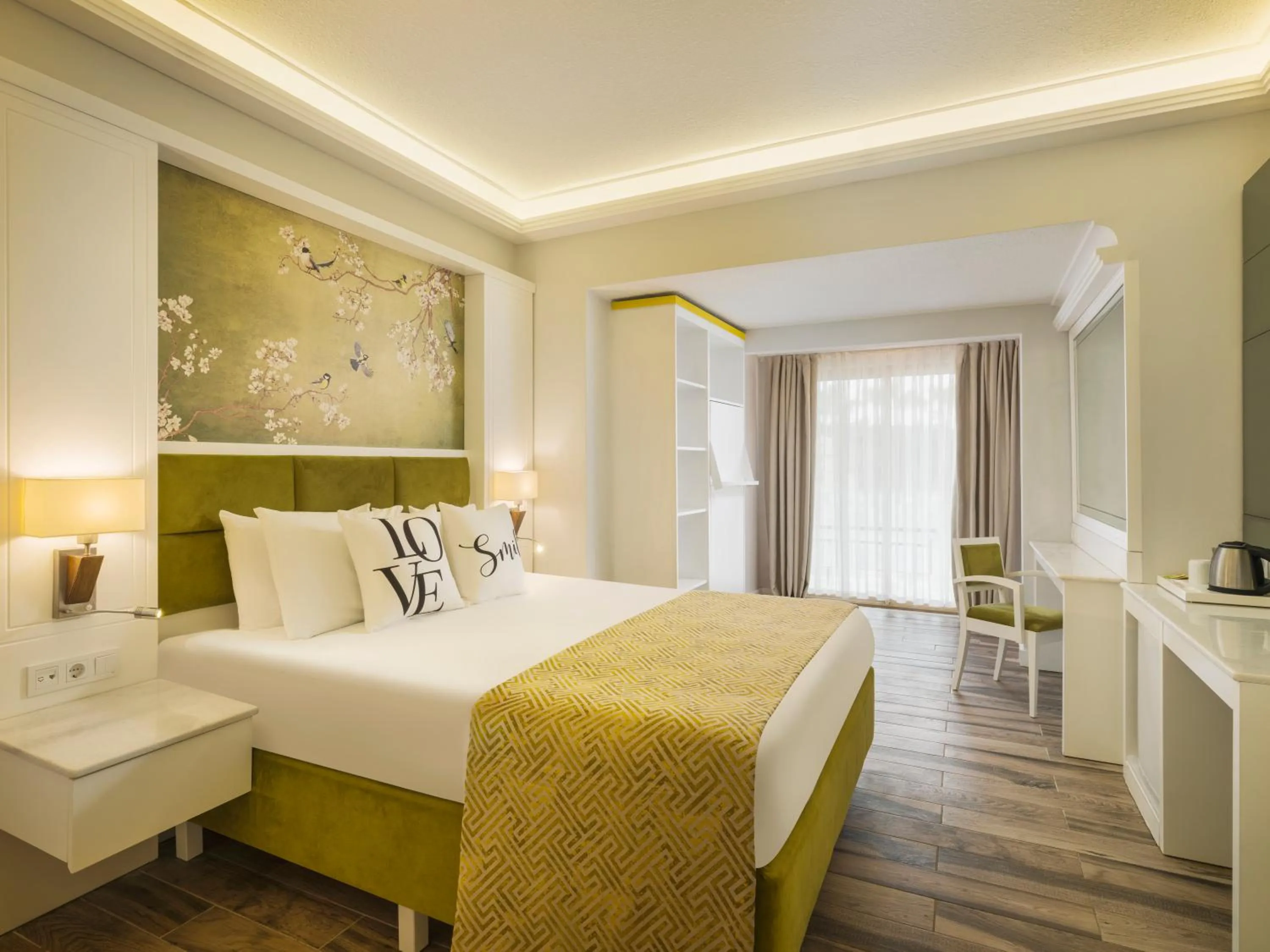 Property building, Bed in Selectum Family Comfort Side