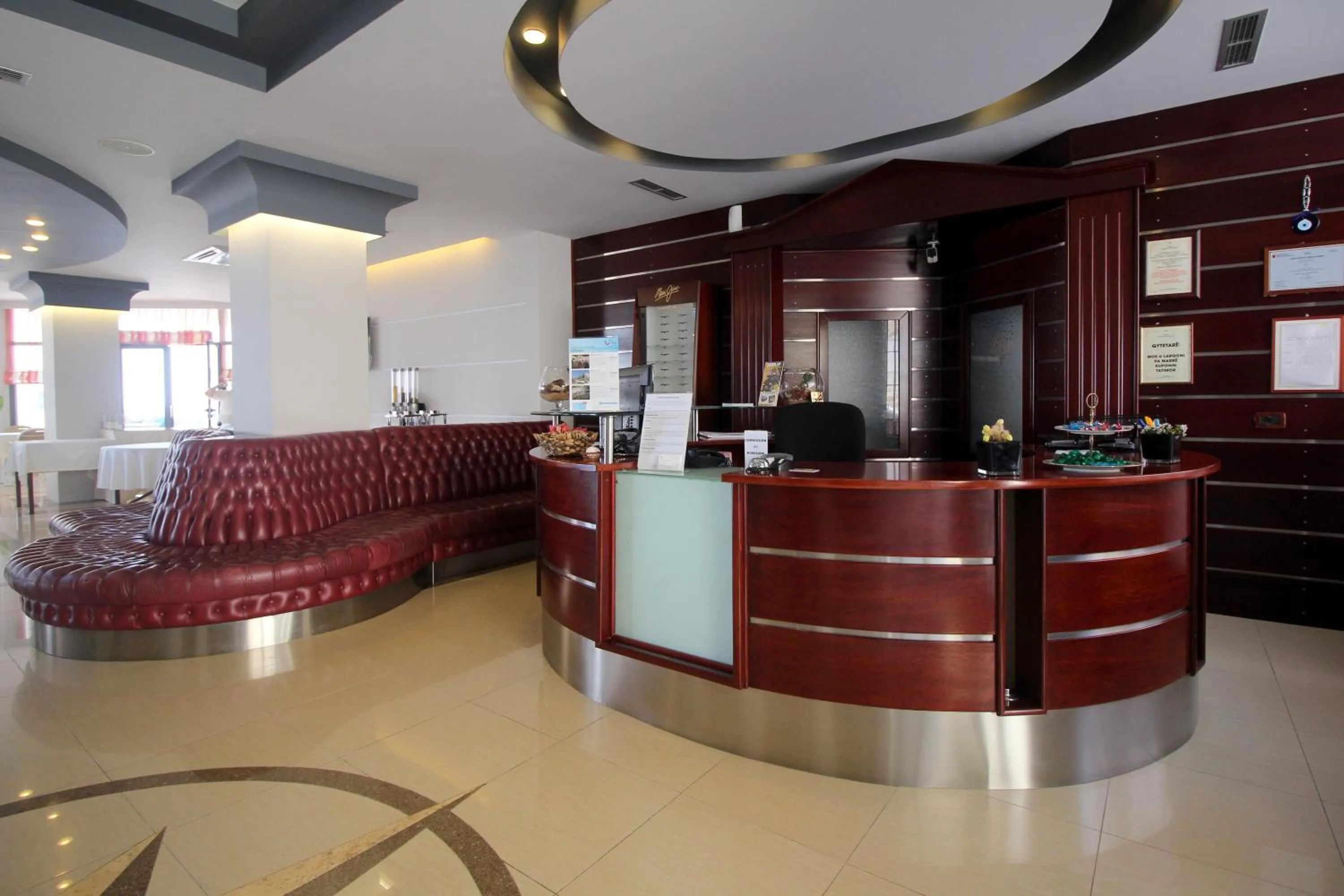 Lobby or reception in Hotel Saranda International