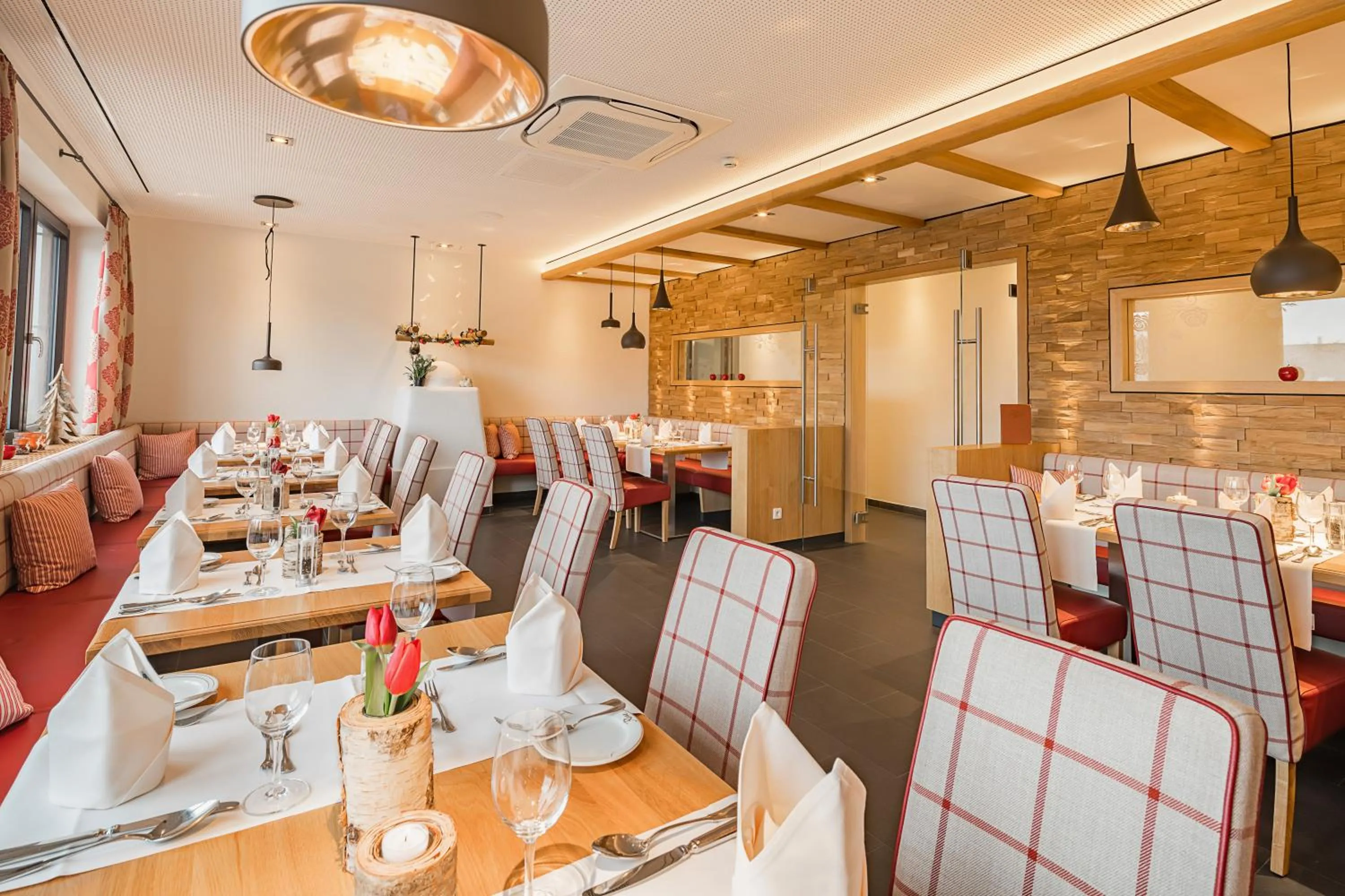 Restaurant/places to eat in Hotel Rose