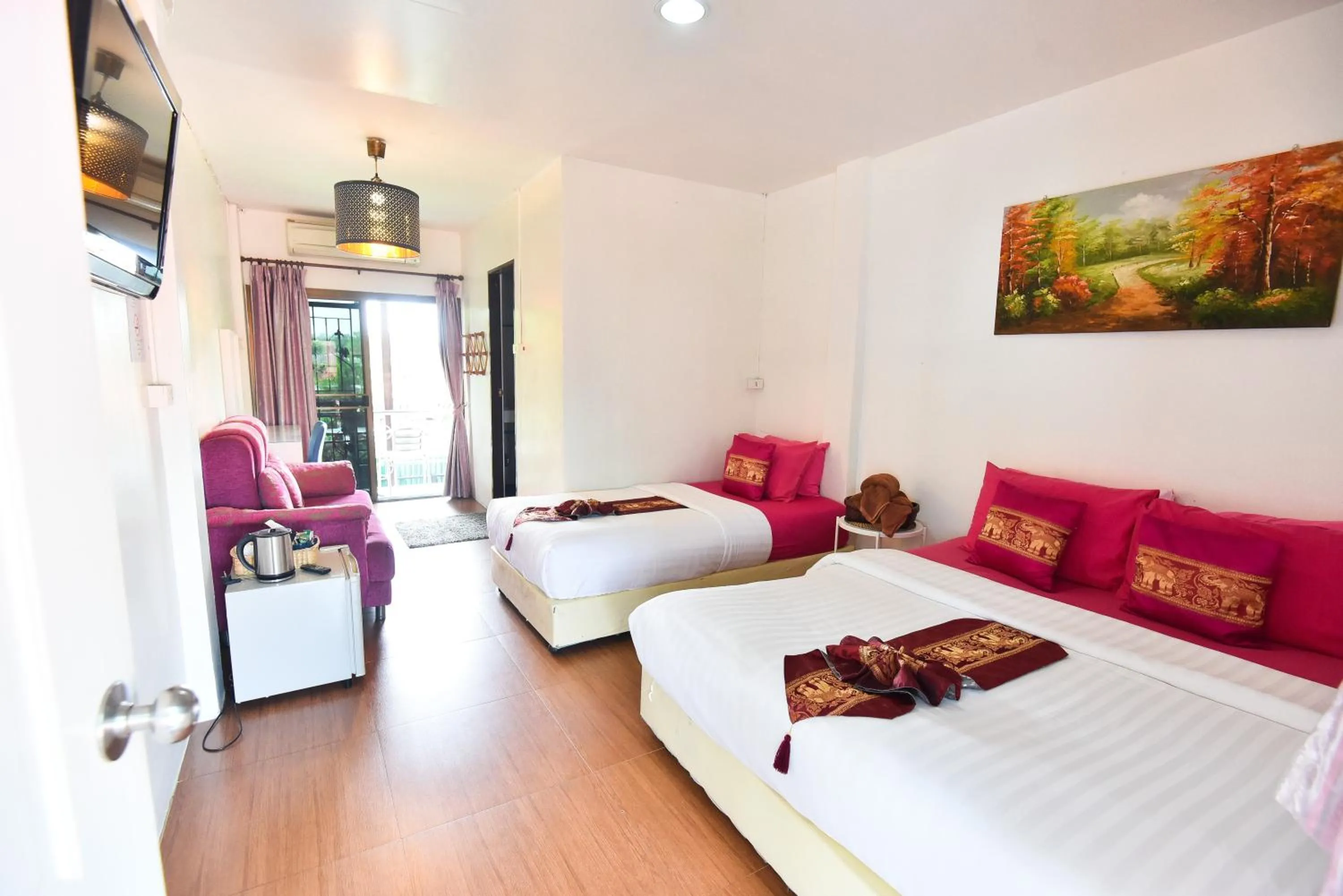 Photo of the whole room, Bed in P.U. Inn Resort