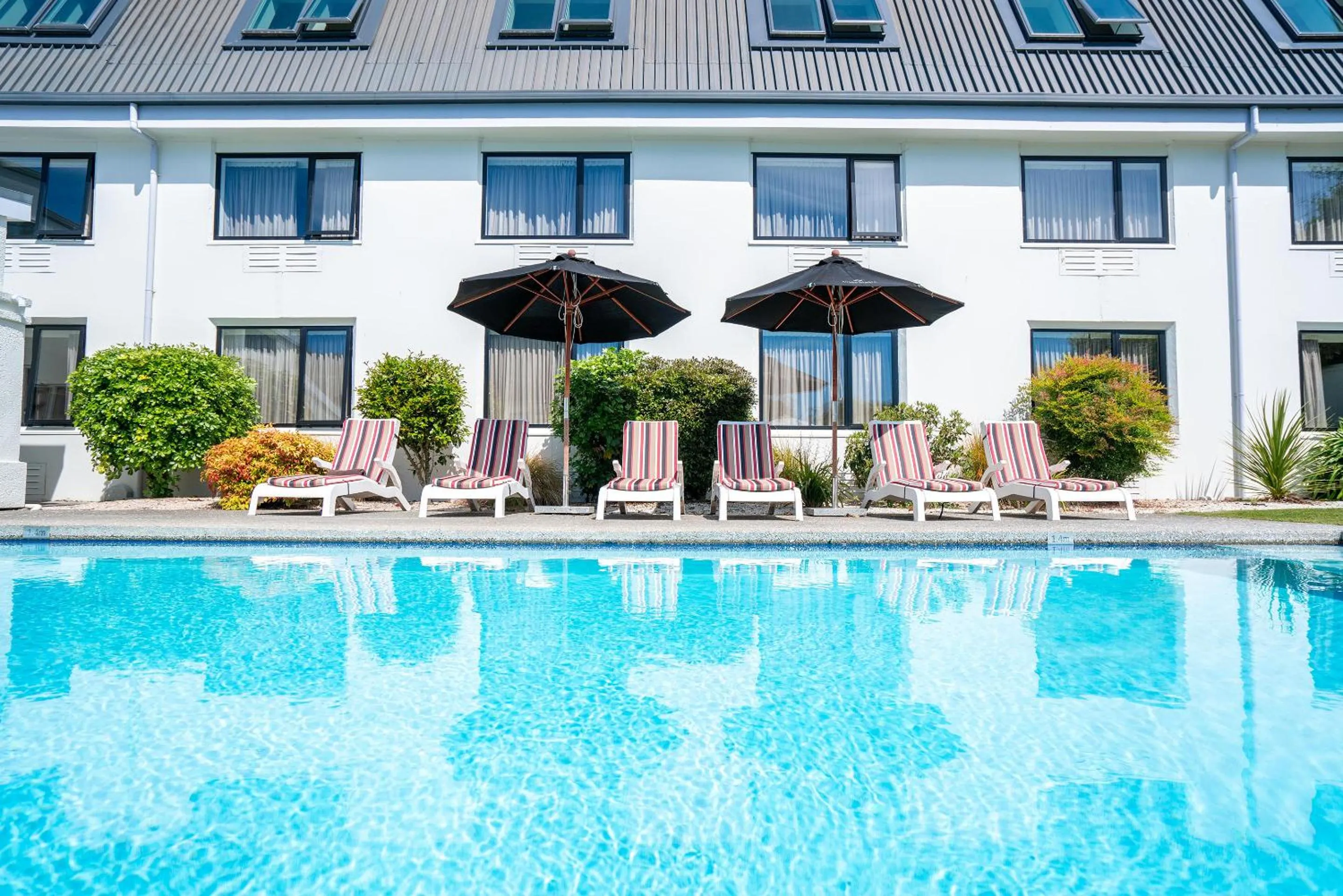 Swimming pool in Scenic Hotel Marlborough