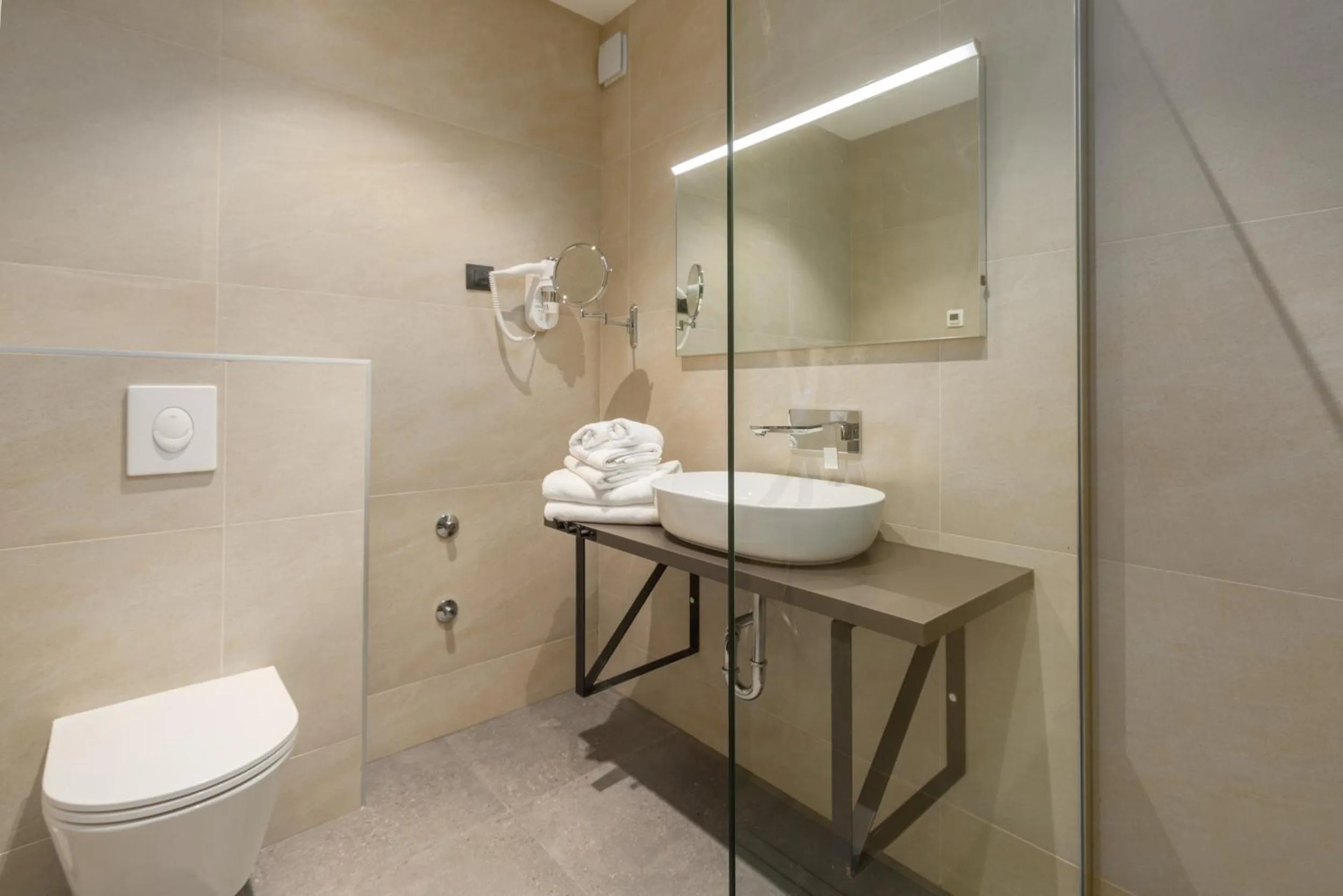 Shower in Hotel Squero