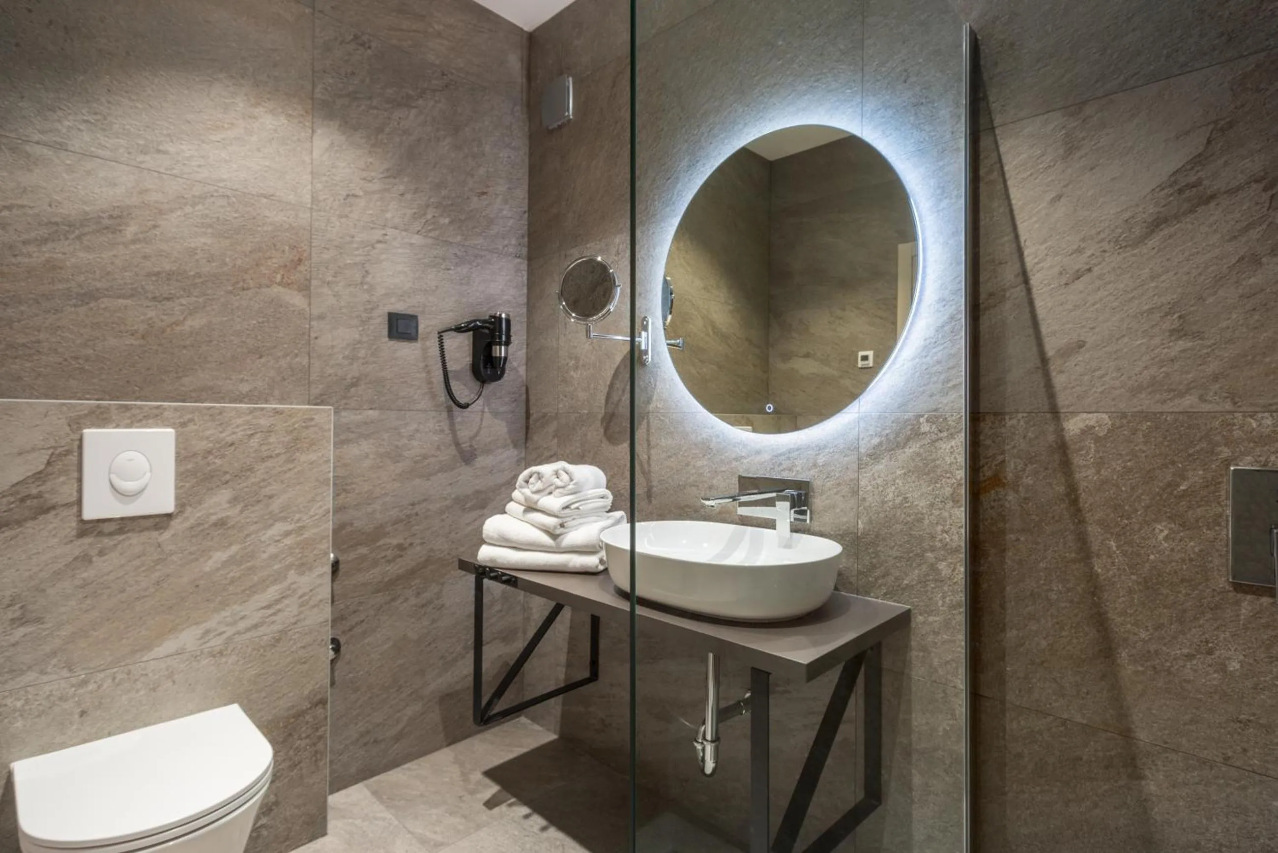 Shower in Hotel Squero