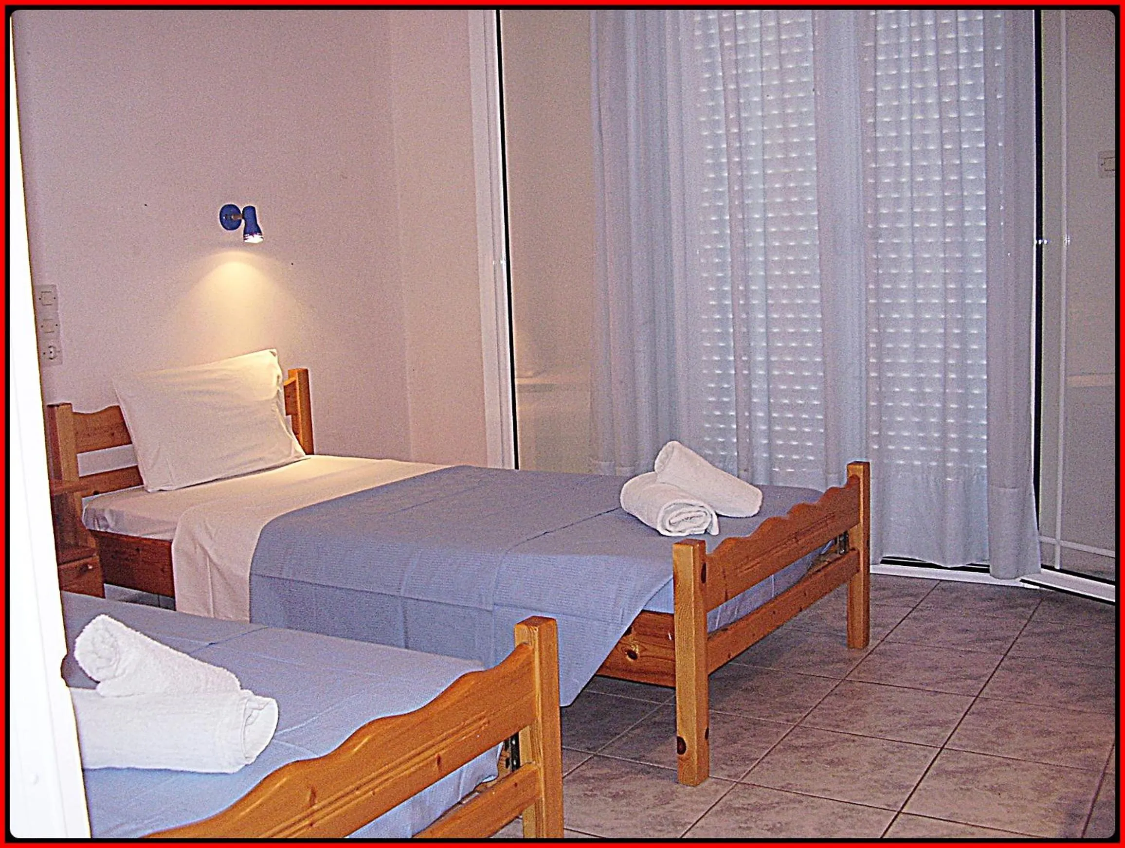 Bed in Blue Lake Holiday Homes - Keri Summer Escape