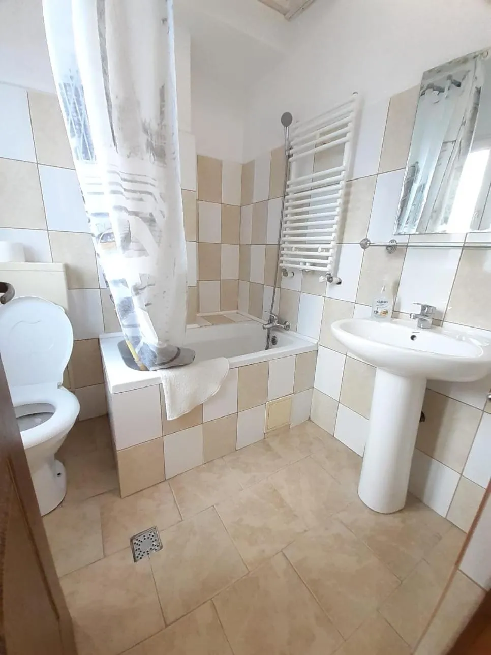 Bathroom in Taxi Hostel