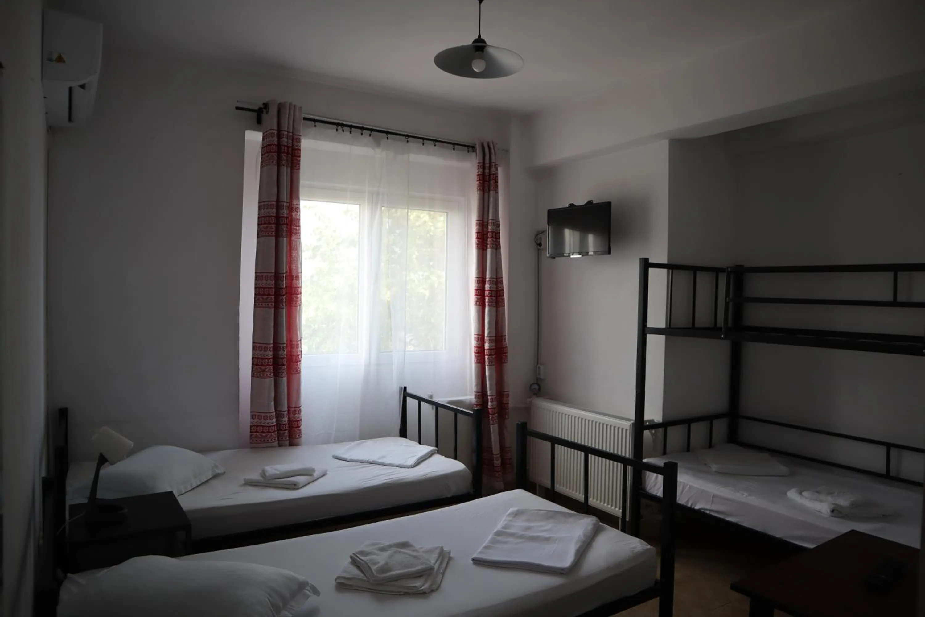 Bedroom, Bed in Taxi Hostel