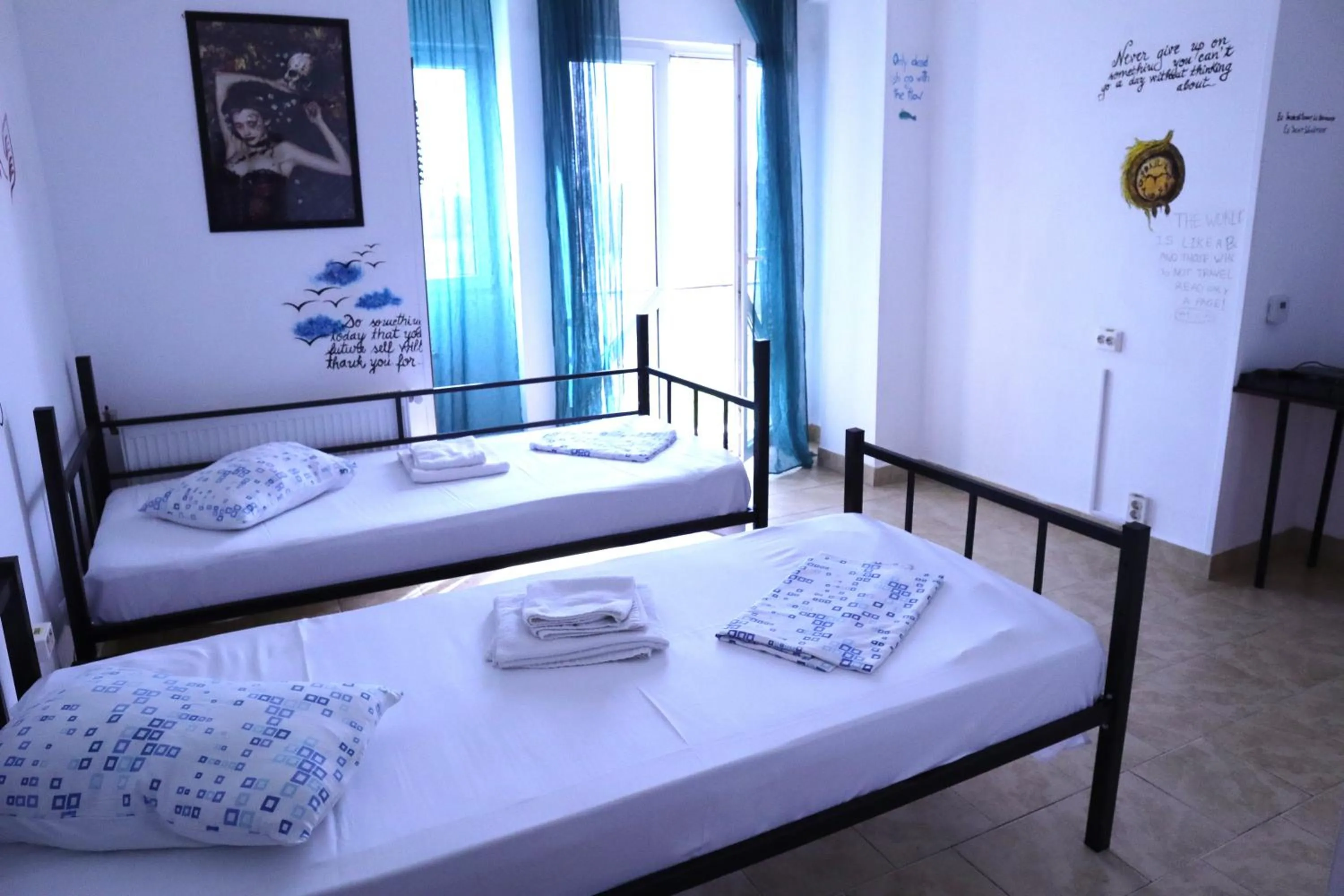 Photo of the whole room, Bed in Taxi Hostel