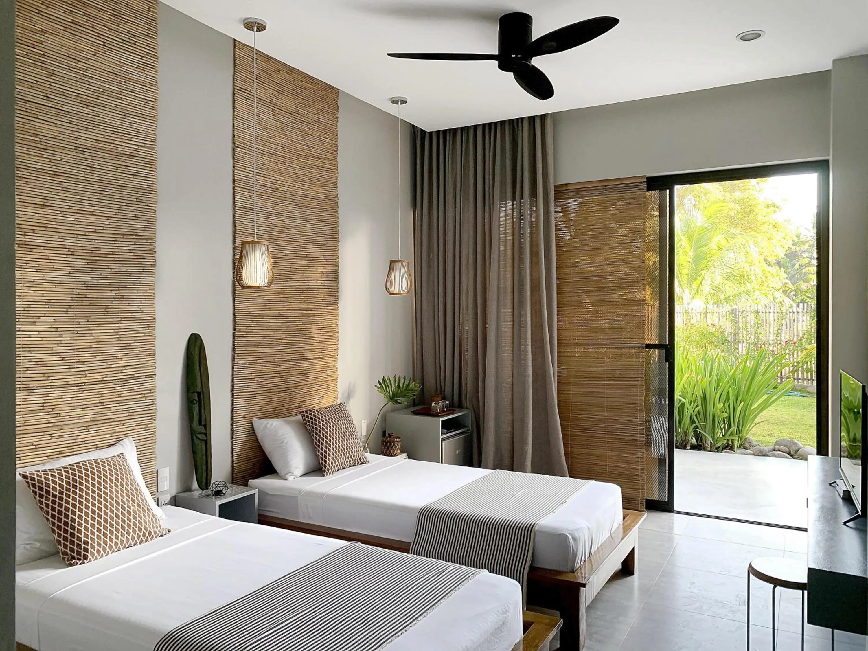 Bed in Mahi Mahi Dive Resort