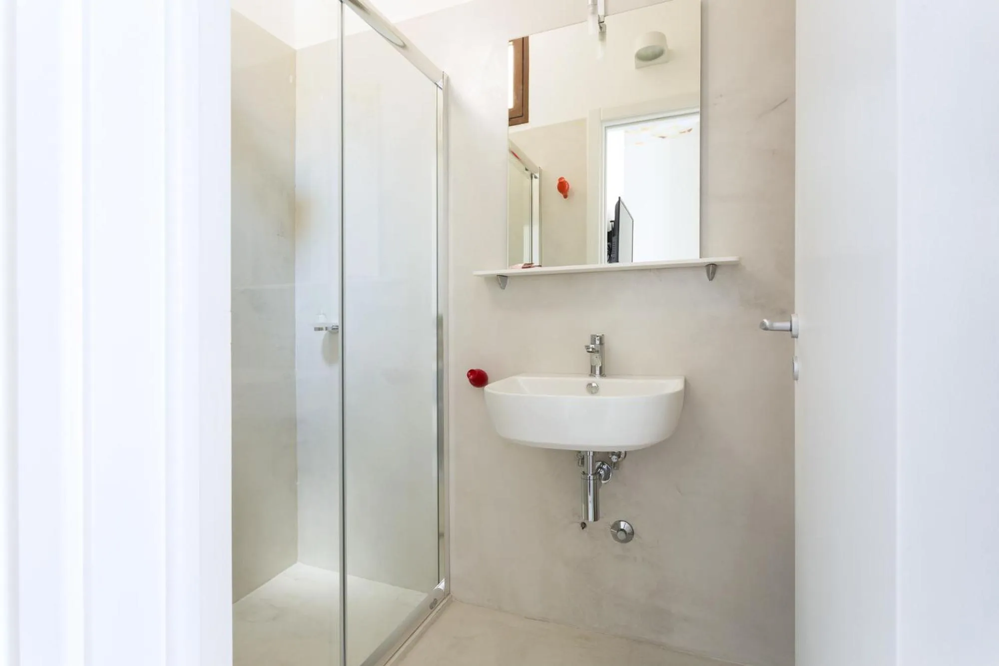 Shower, Bathroom in L'Uomo e il Mare