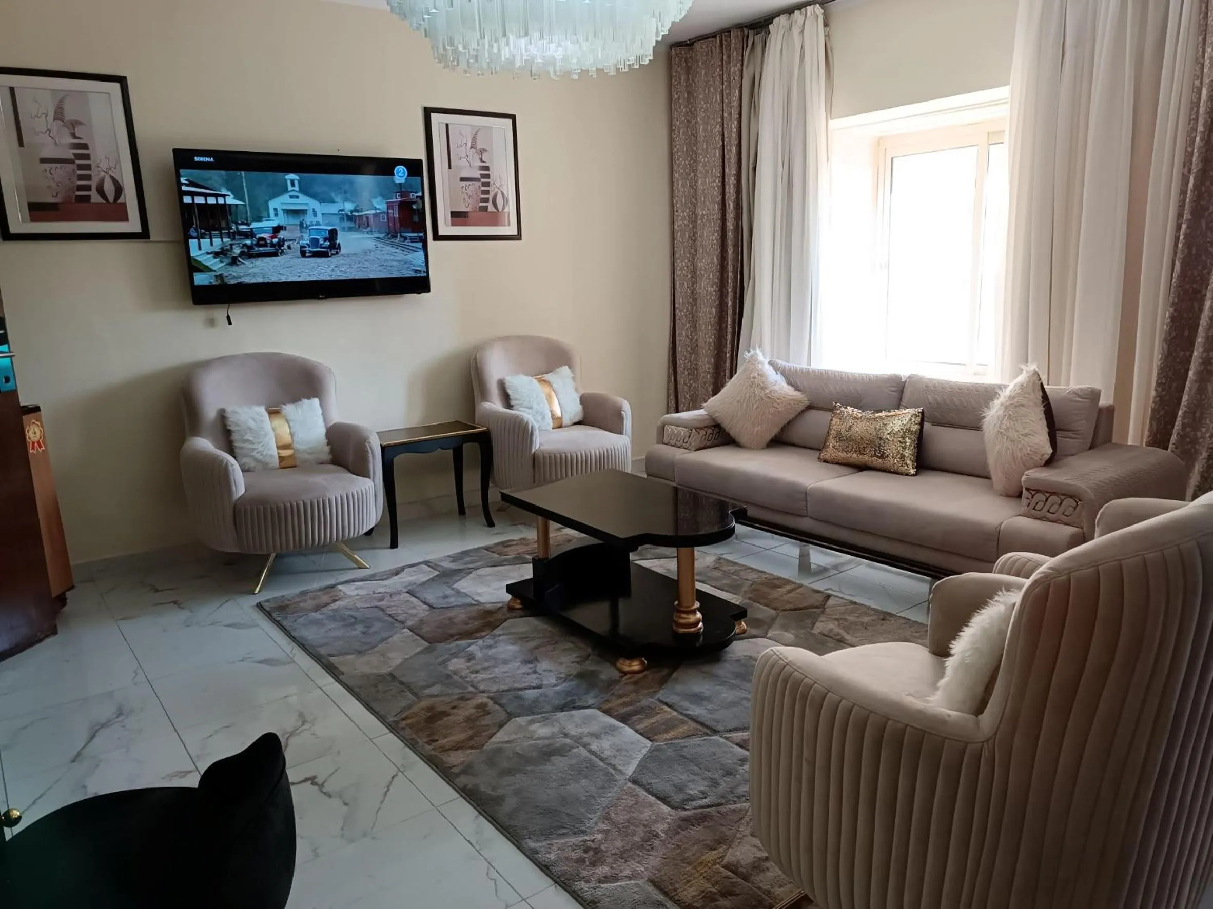 TV and multimedia in Indiana Hotel