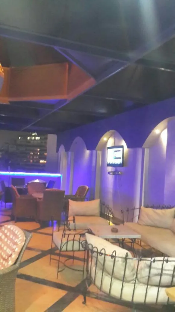 Restaurant/places to eat in Indiana Hotel