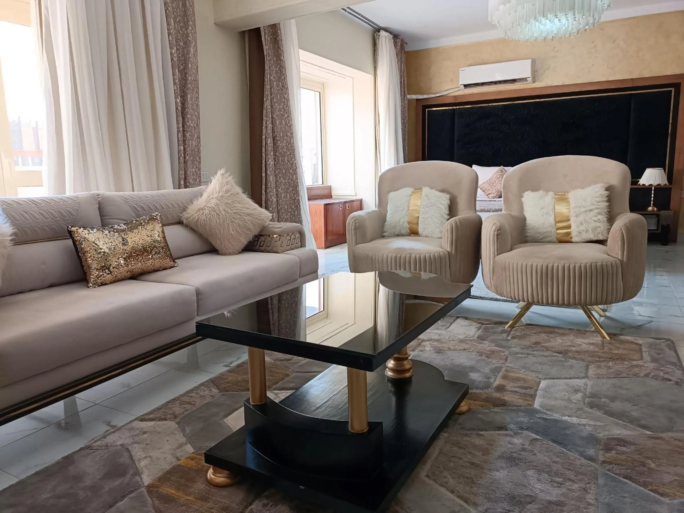 Living room in Indiana Hotel