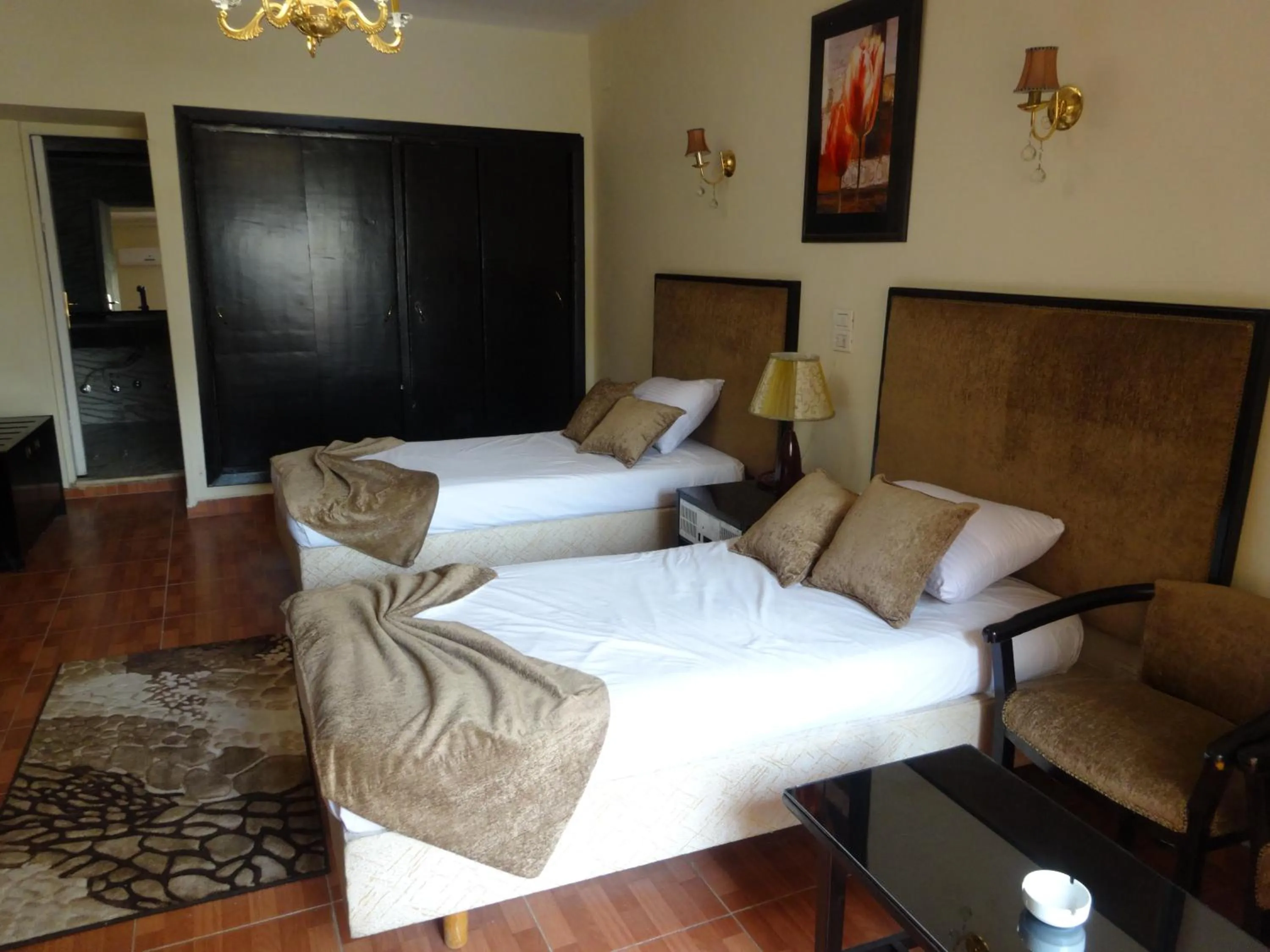 Living room in Indiana Hotel