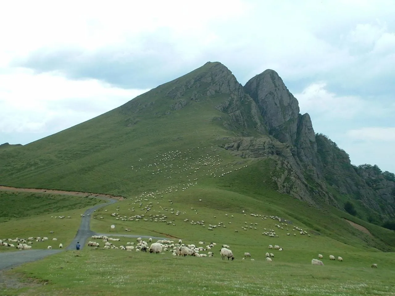 Nearby landmark in Hôtel Camou