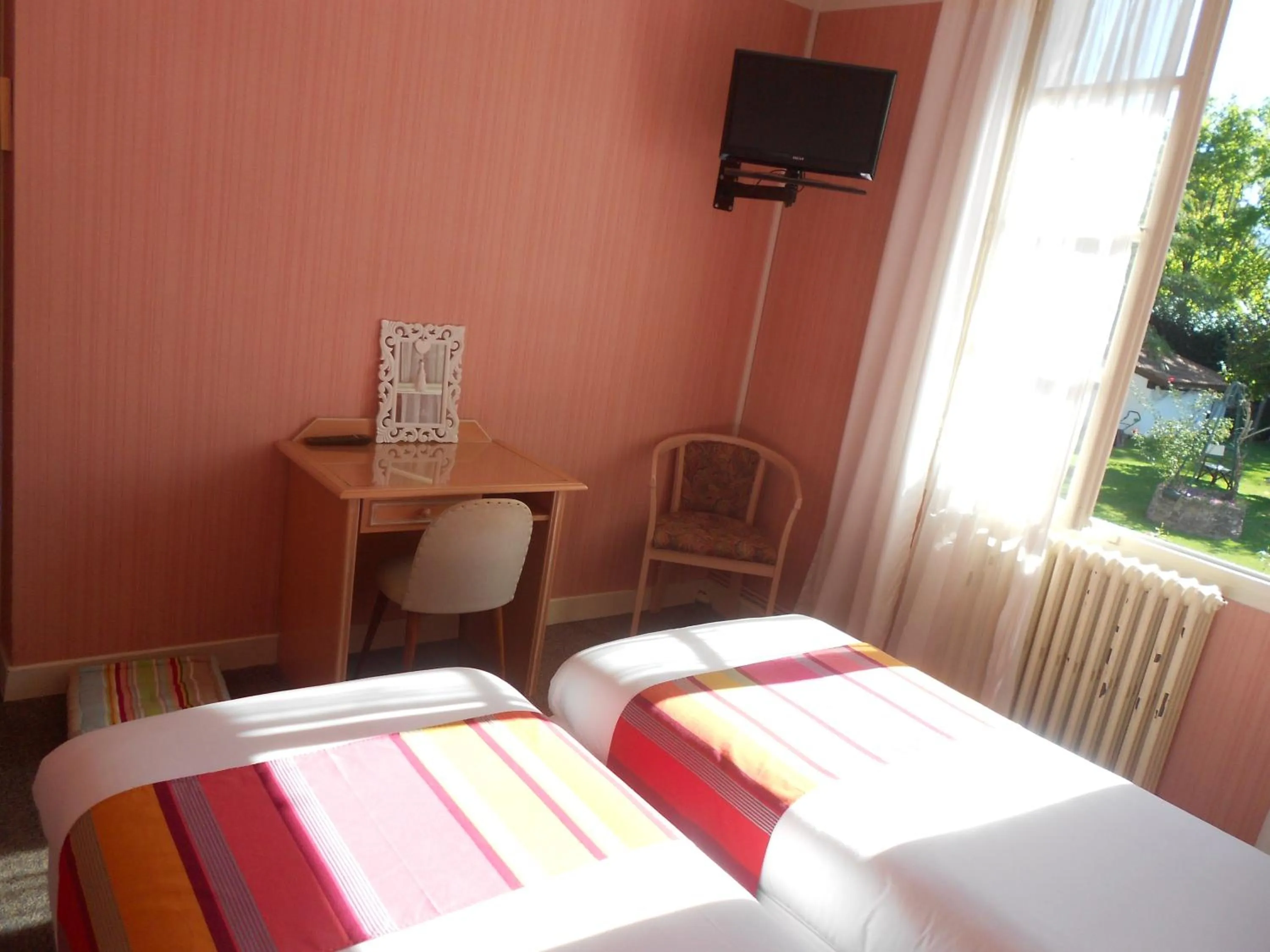 Photo of the whole room in Hôtel Camou