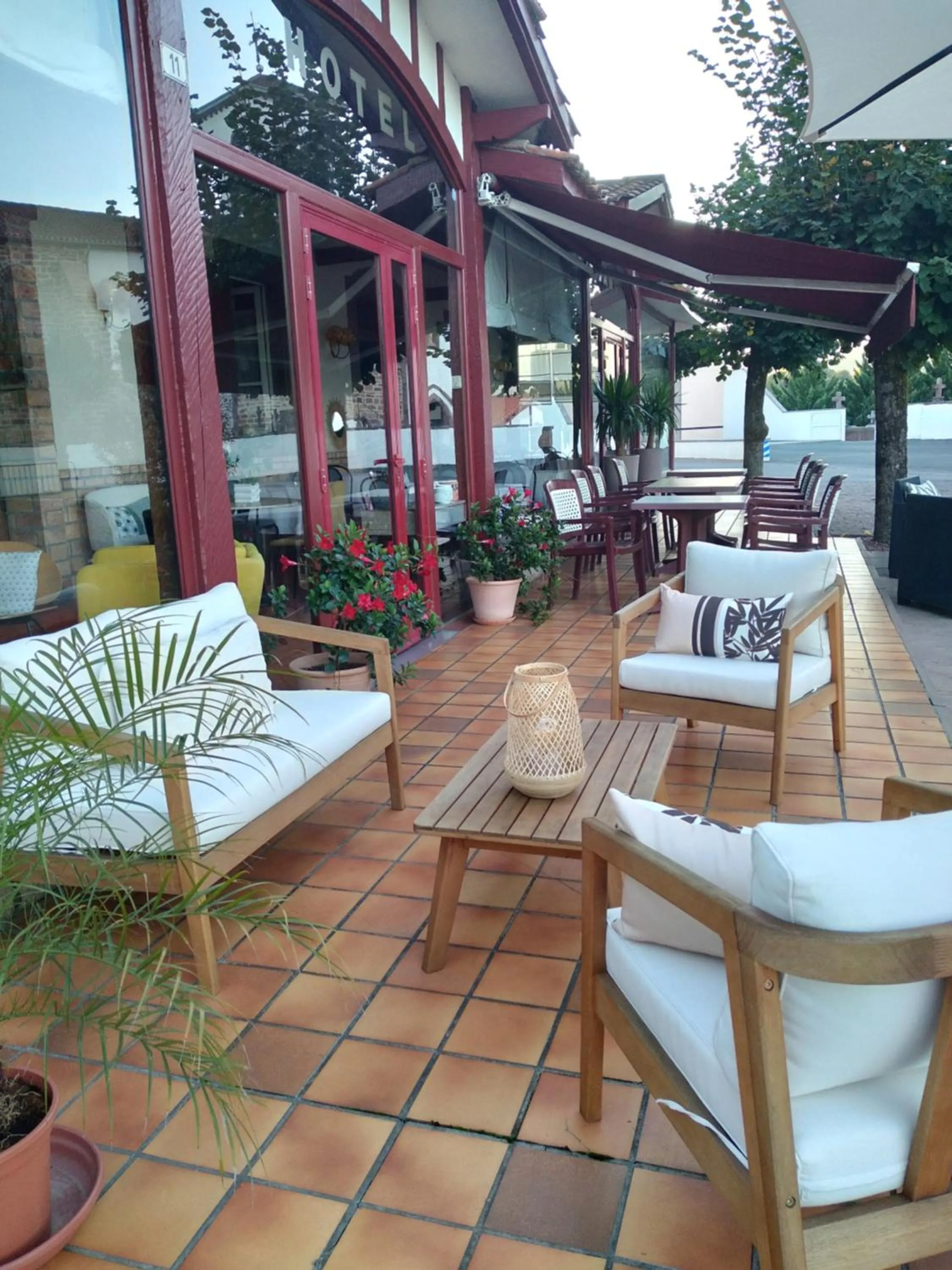 Patio in Hôtel Camou