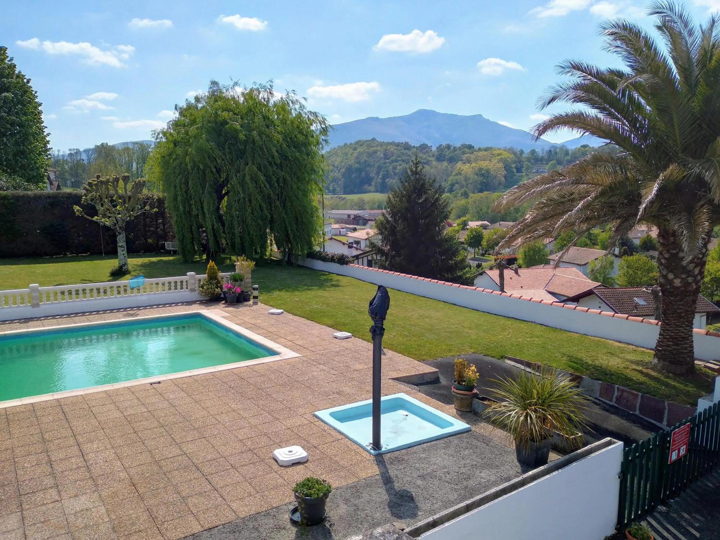Swimming pool in Hôtel Camou