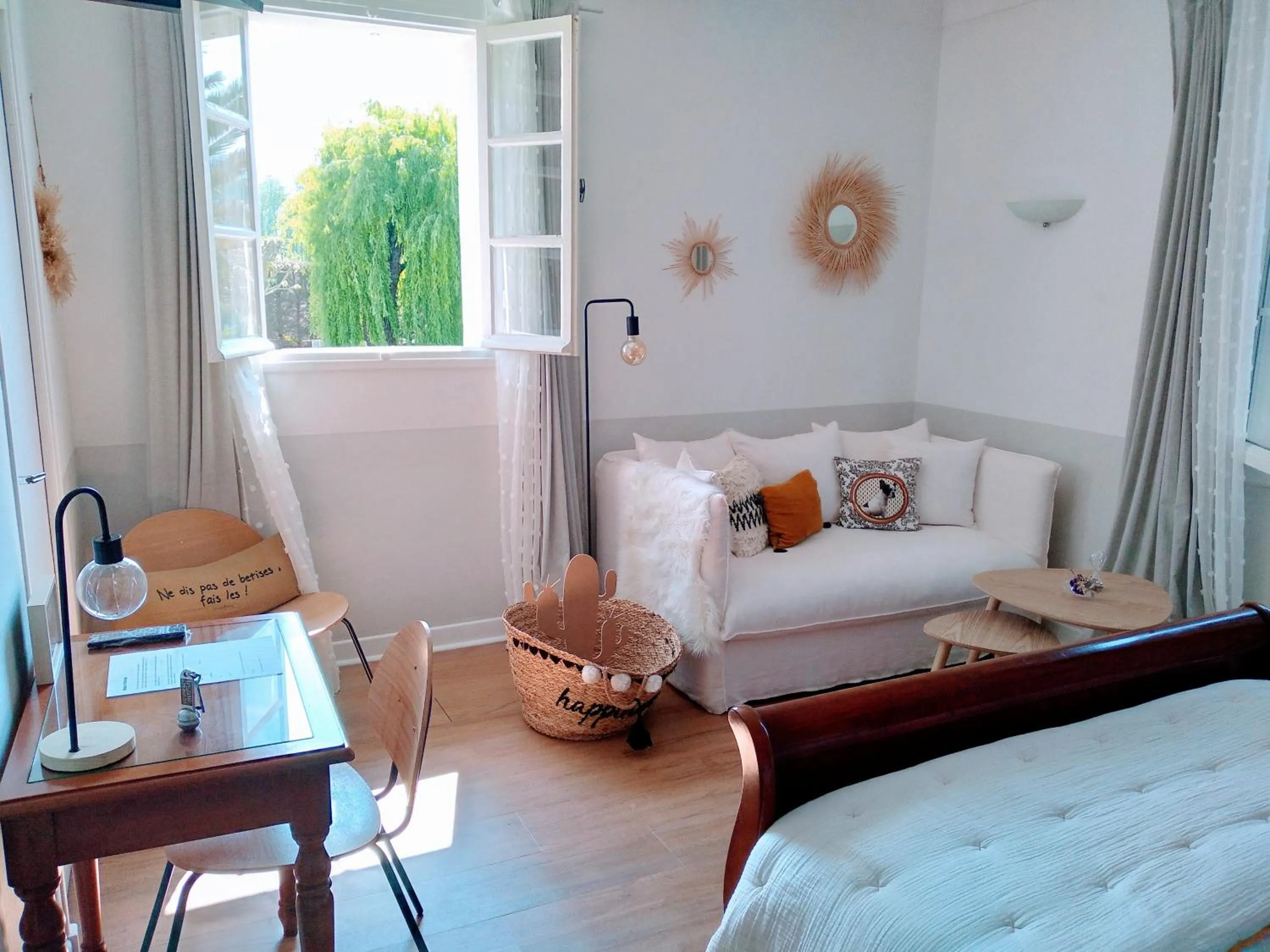 Bedroom in Hôtel Camou