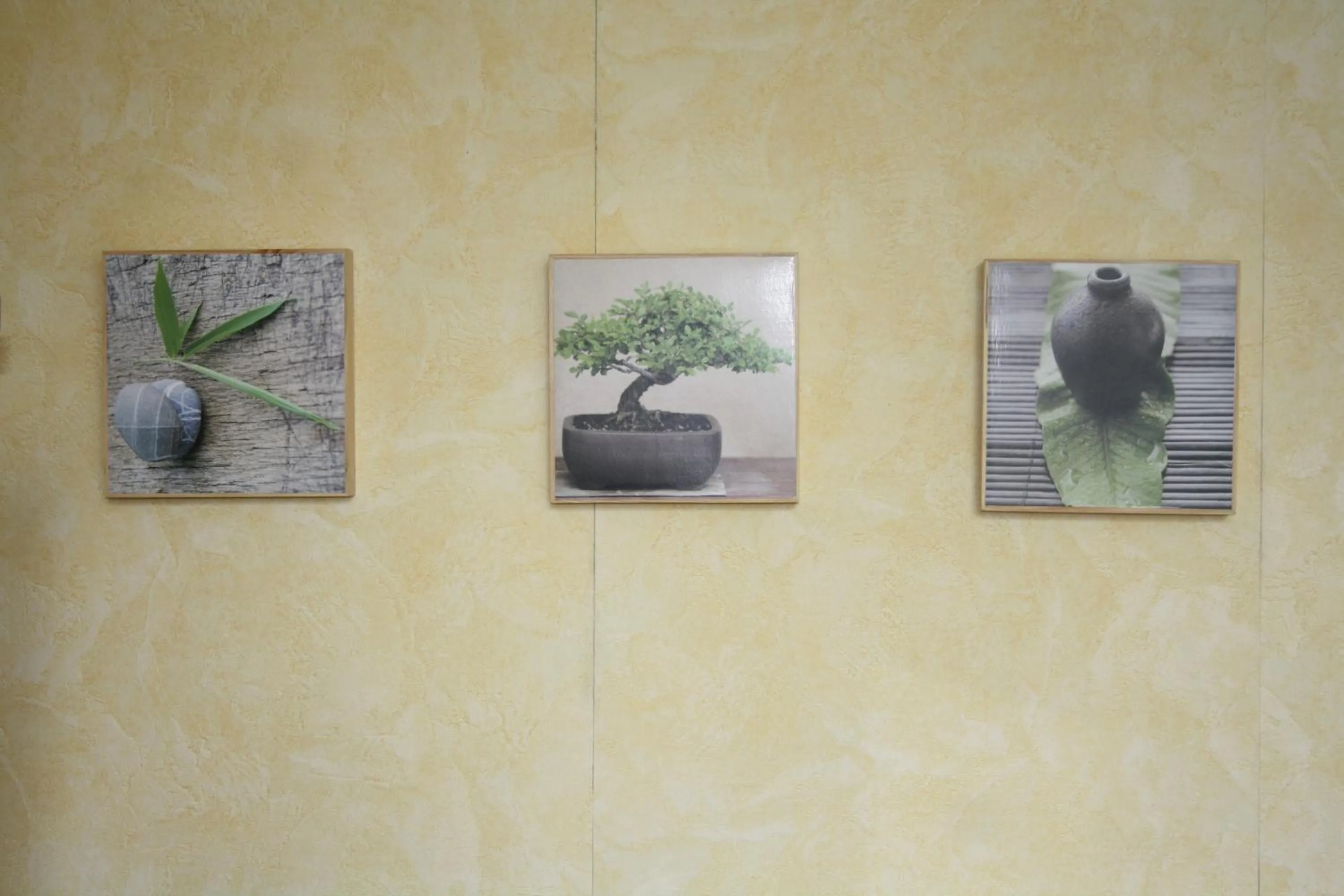 Decorative detail in Hôtel Camou