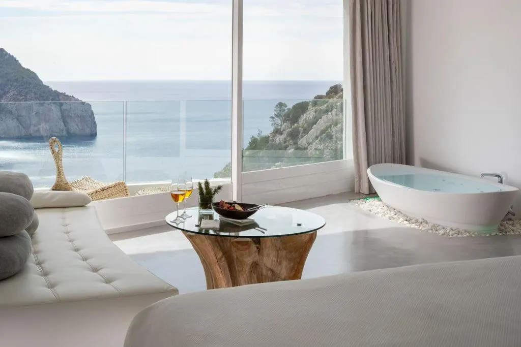 Hot Tub in Hacienda Na Xamena, Ibiza