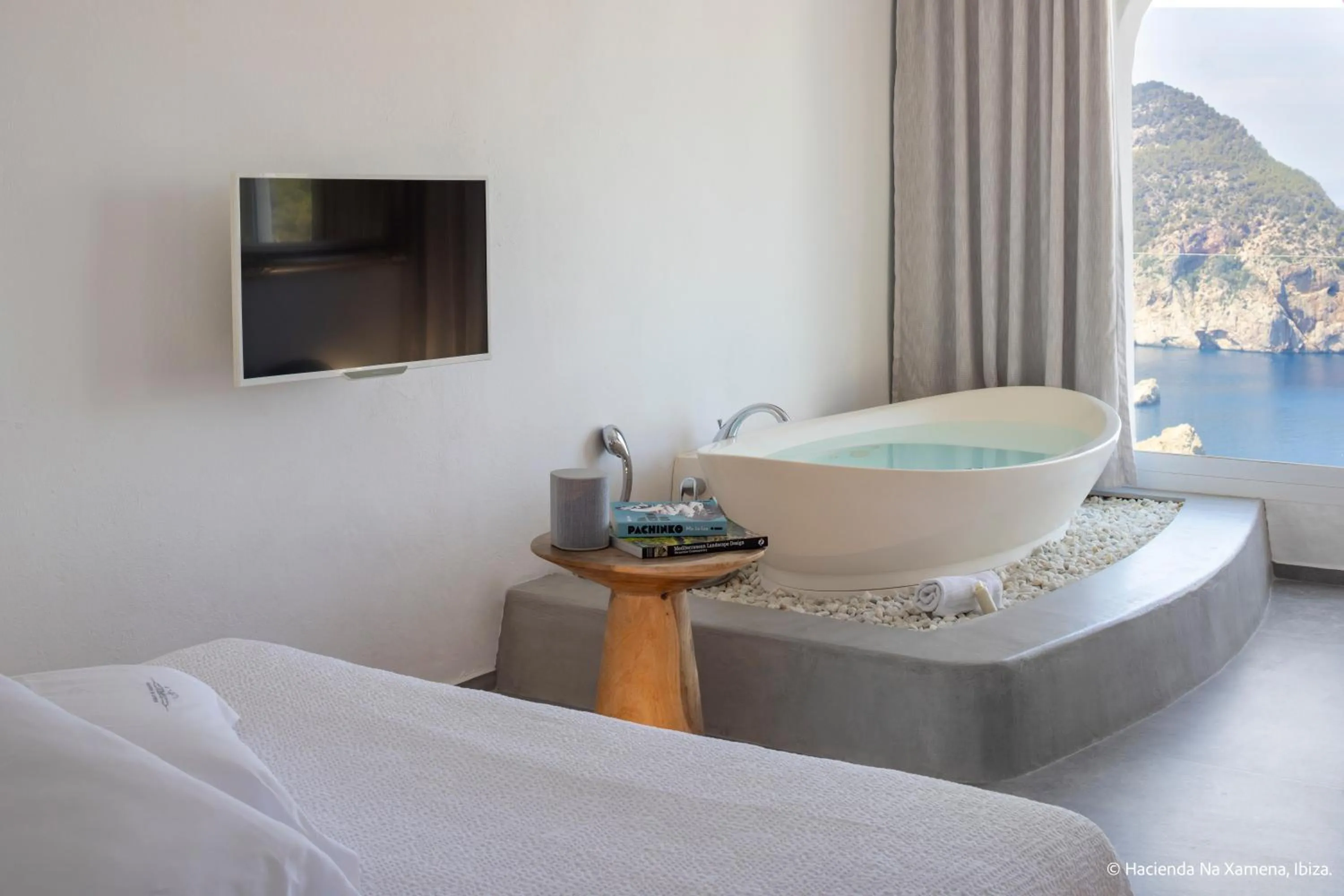 Hot Tub, Bed in Hacienda Na Xamena, Ibiza