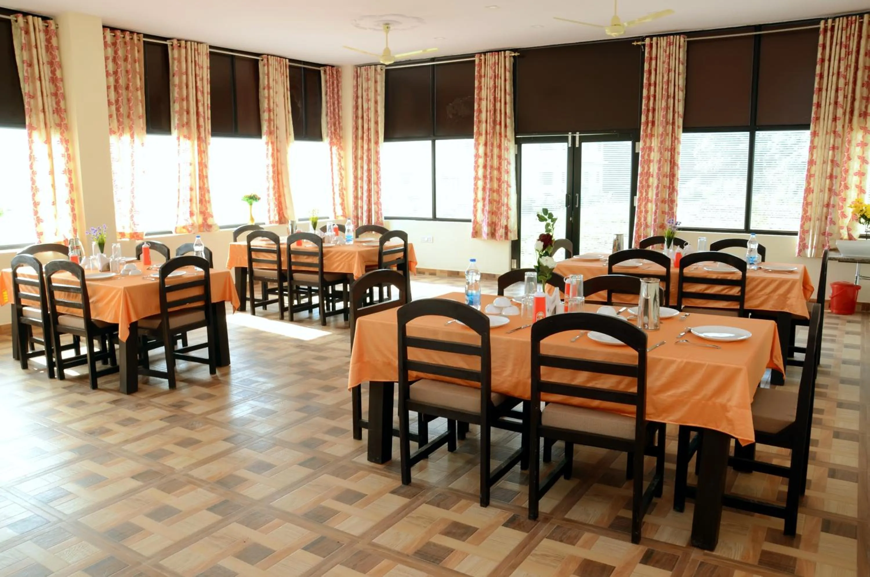 Restaurant/places to eat in Motibagh Resort