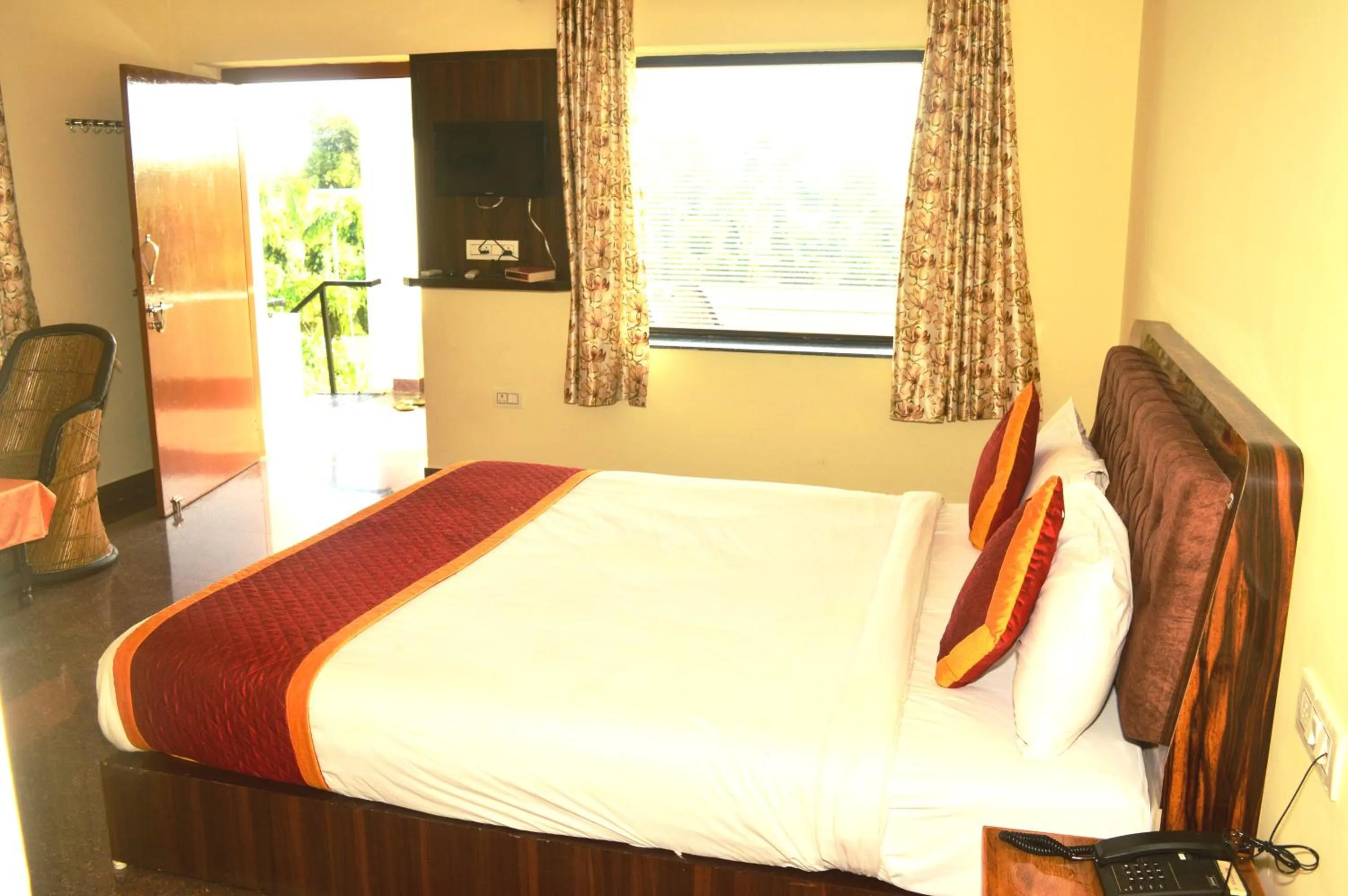 Bedroom, Bed in Motibagh Resort