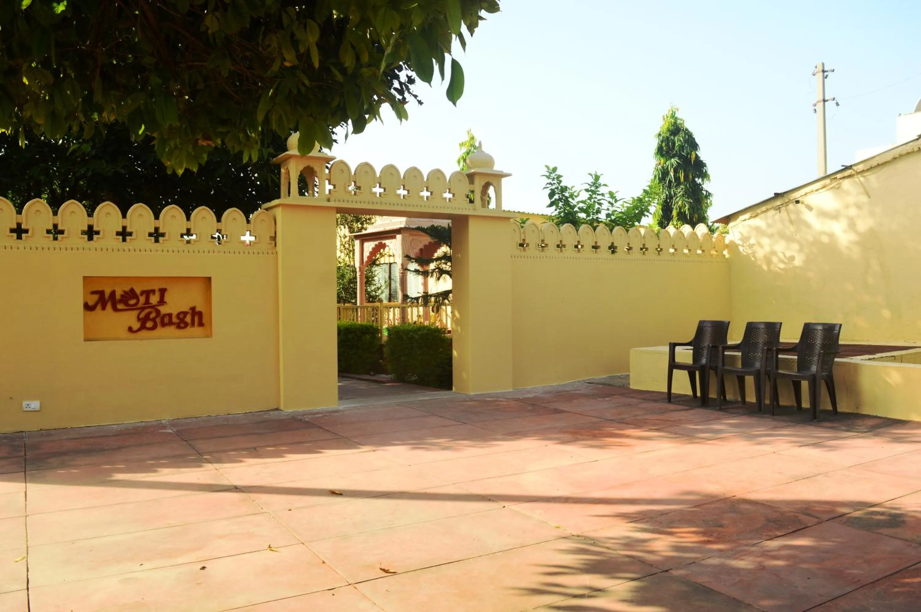 Facade/entrance in Motibagh Resort