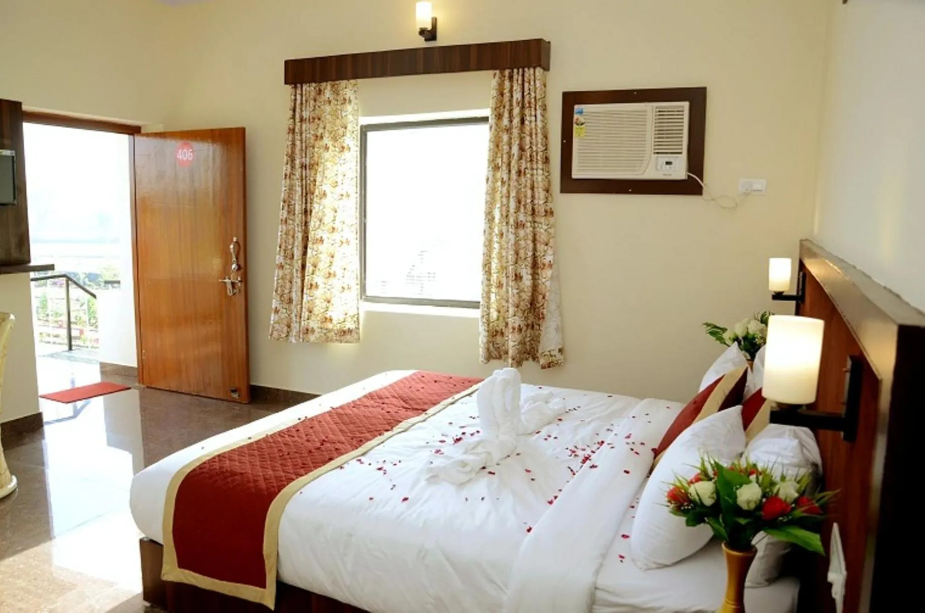 Bedroom, Bed in Motibagh Resort