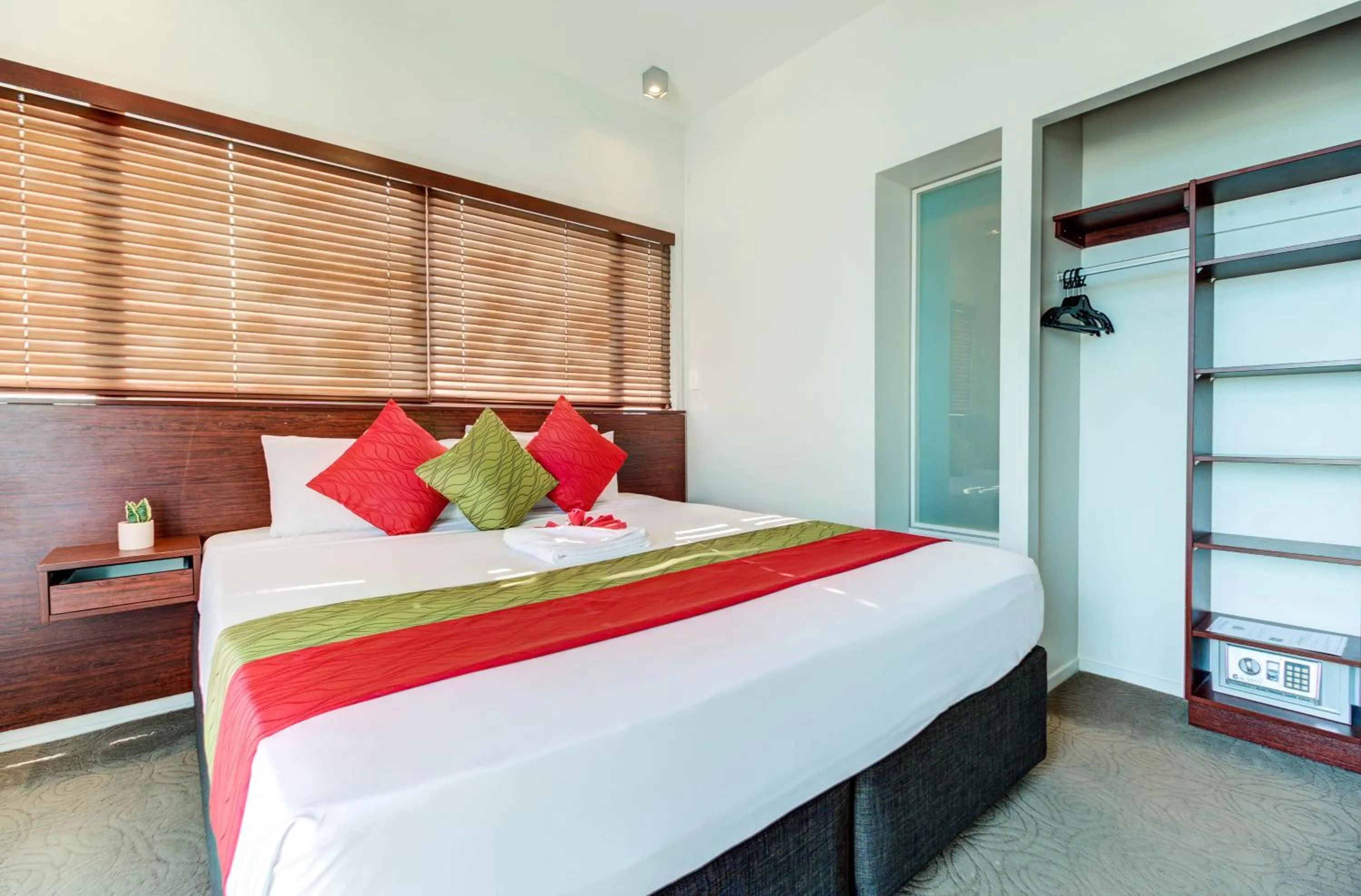 Bedroom, Bed in VR Auckland City