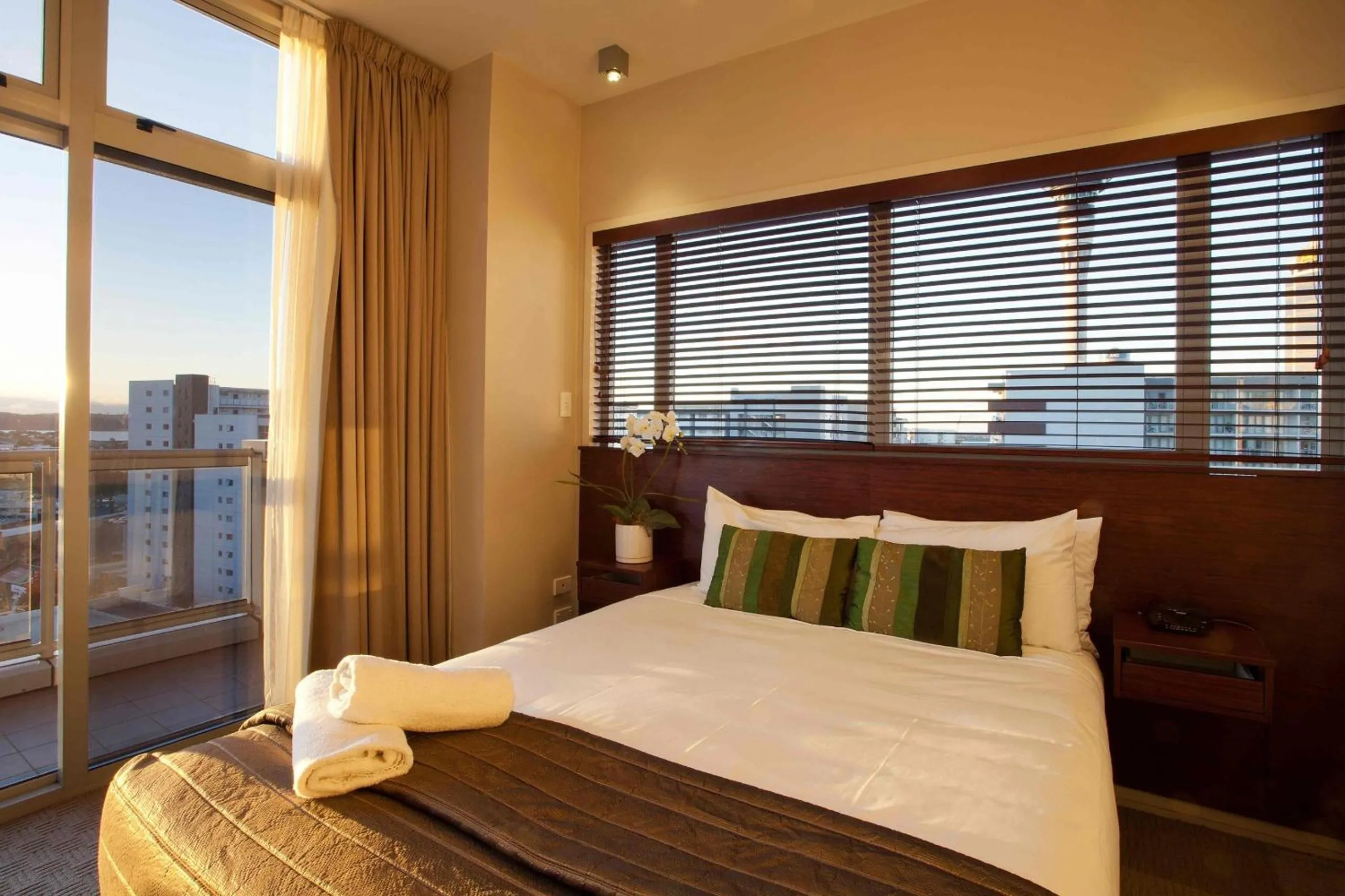 Bed in VR Auckland City