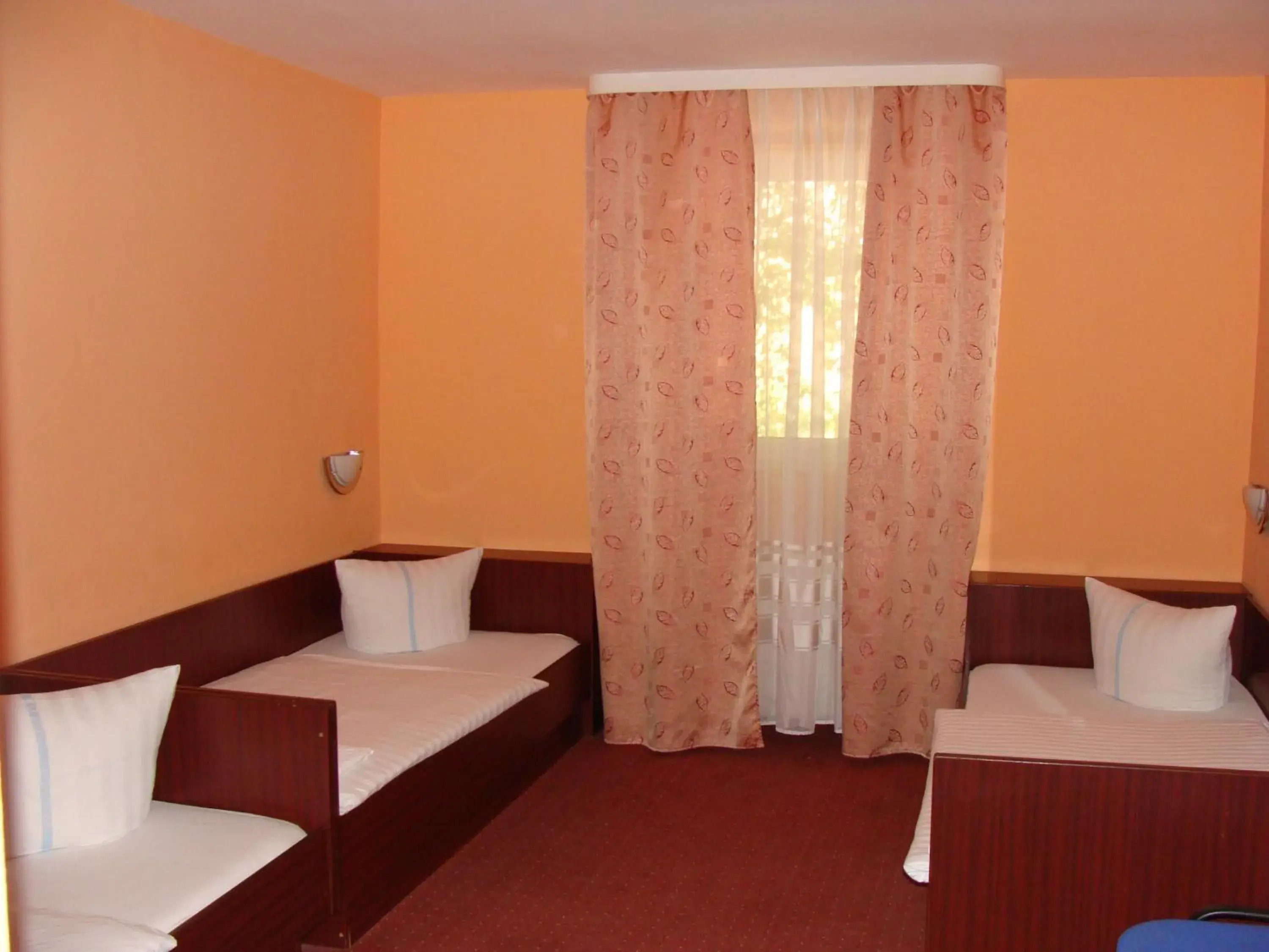 Triple Room in Hostel Lan Triple Room in Hostel Lan