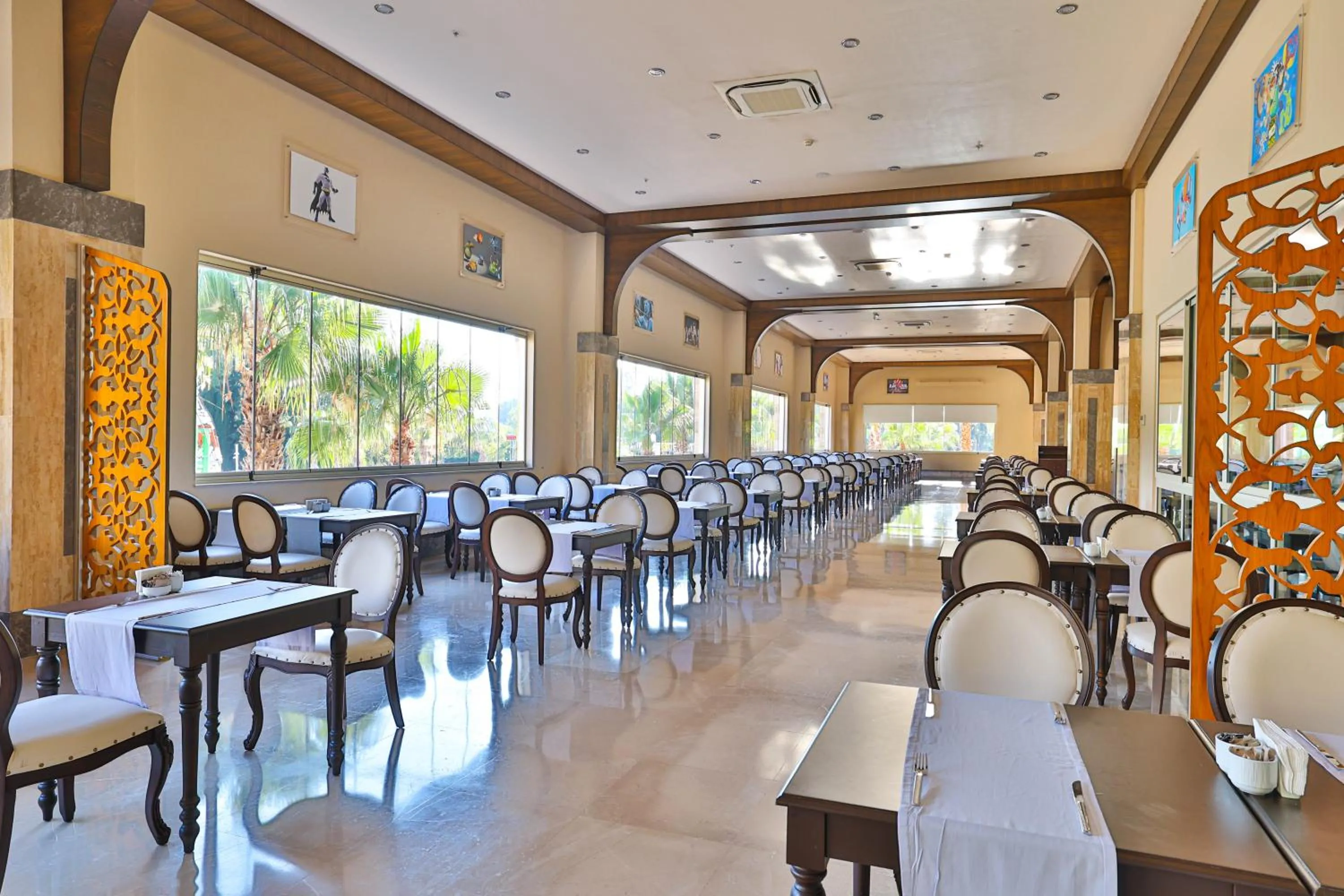 Restaurant/places to eat in Crystal Sunset Pearl Collection - Ultimate All Inclusive